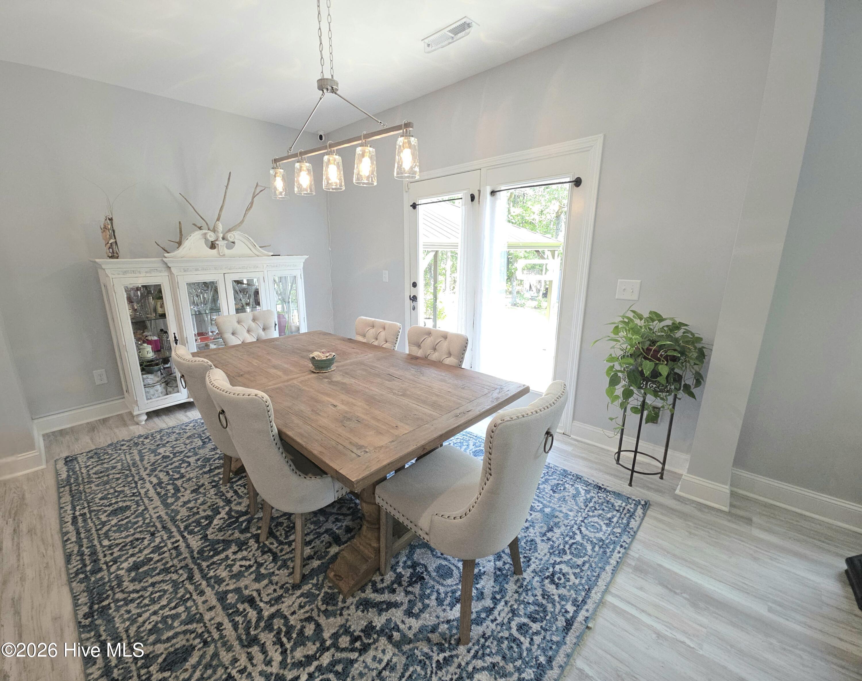 100564873 | Photo 10