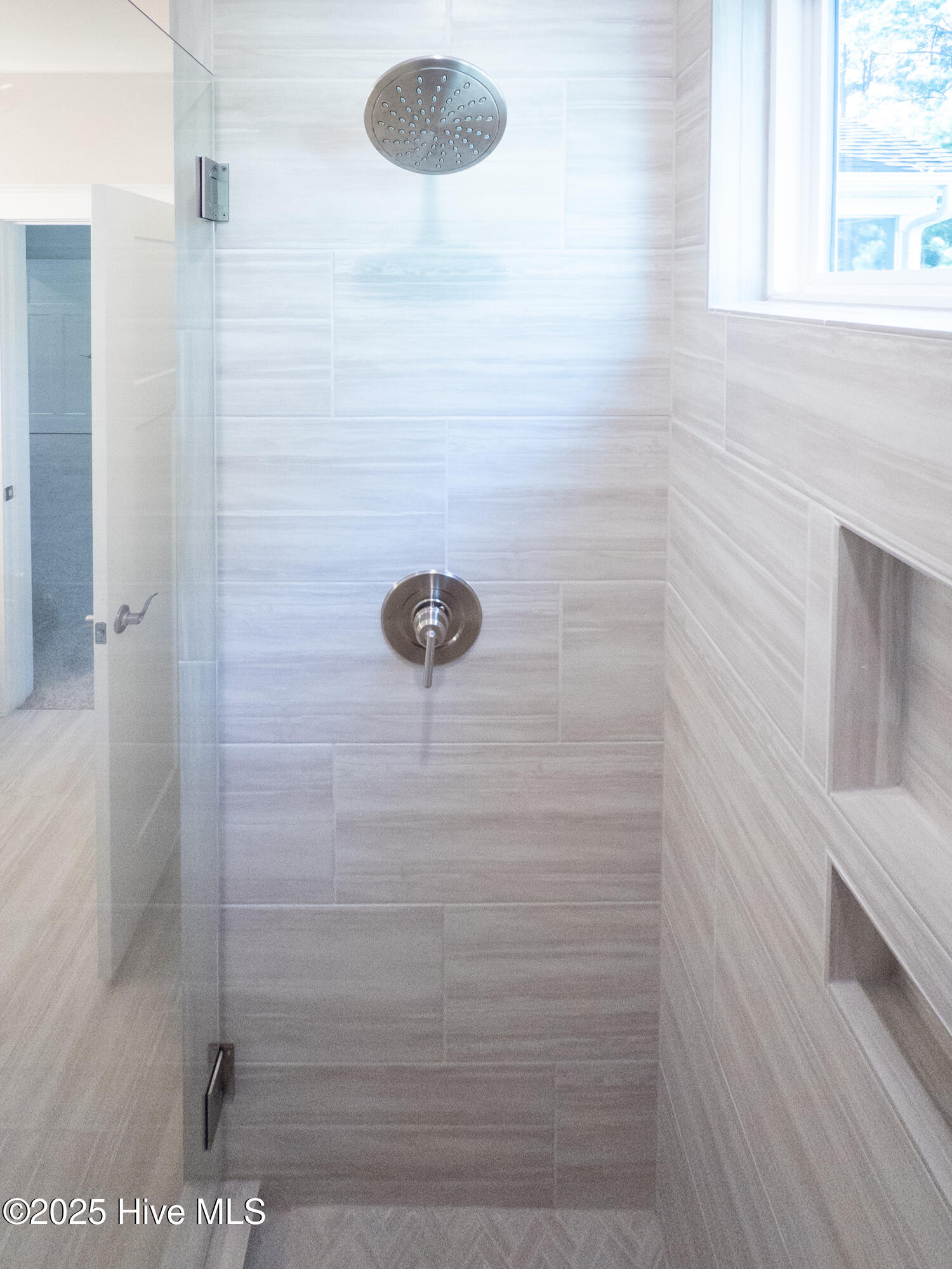 100501651 | Photo 15