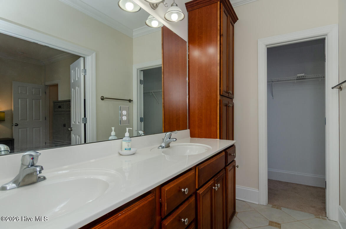 100550509 | Photo 45