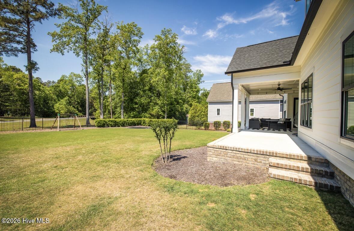 100567663 | Photo 27