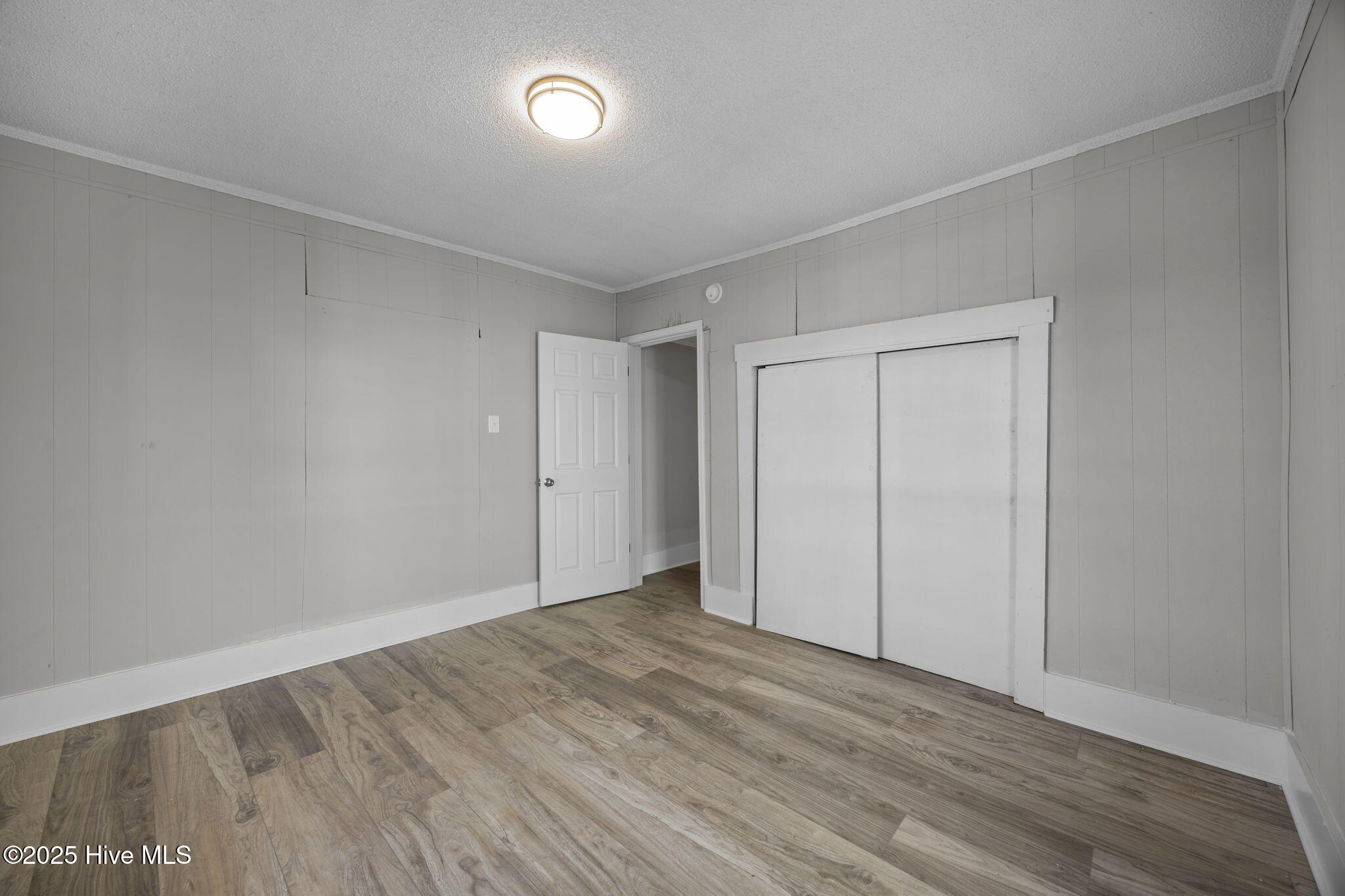 100545676 | Photo 33