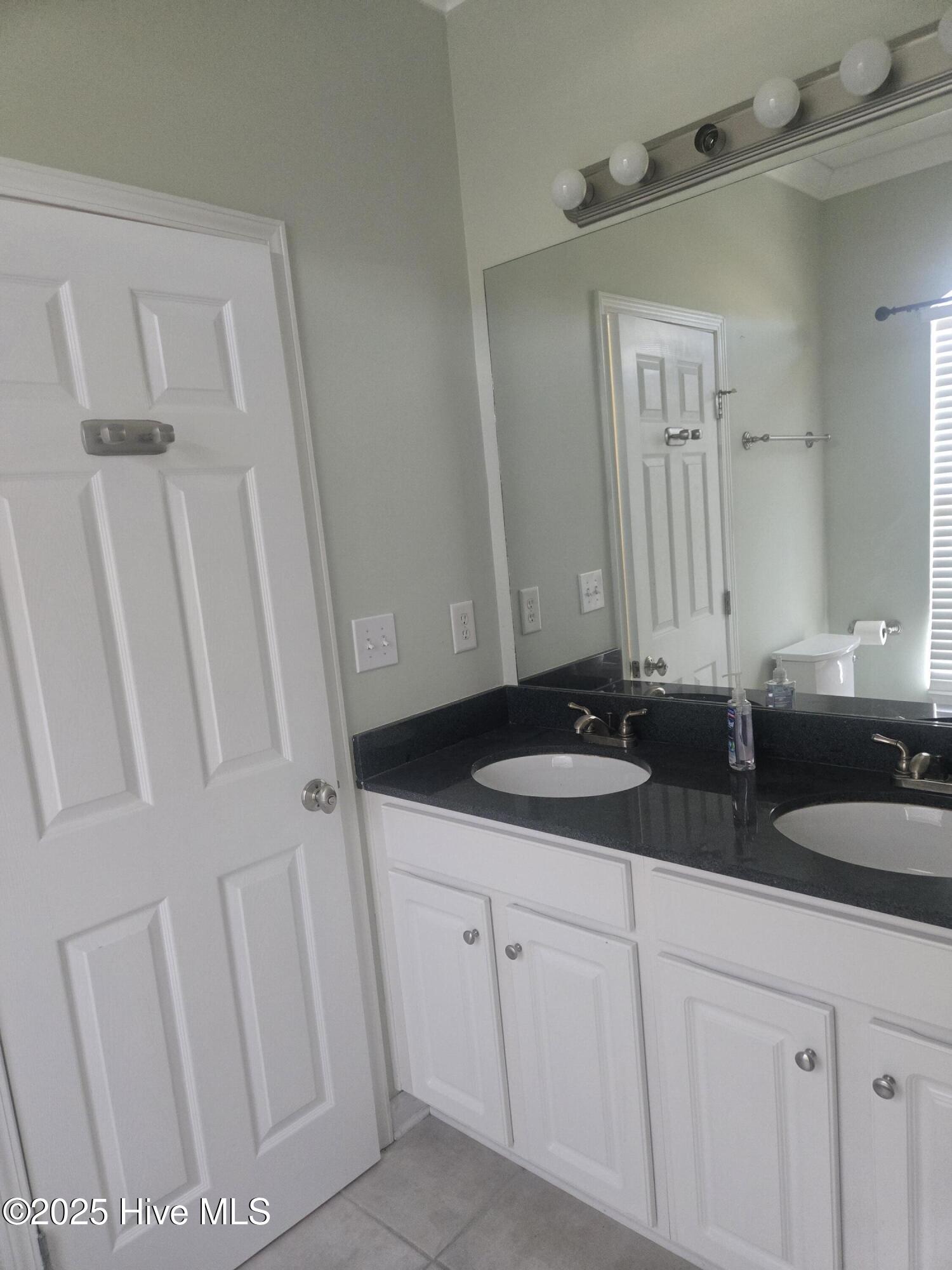 100517924 | Photo 14