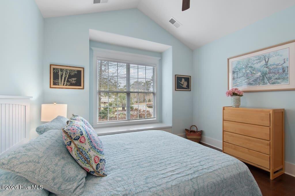 100562919 | Photo 48