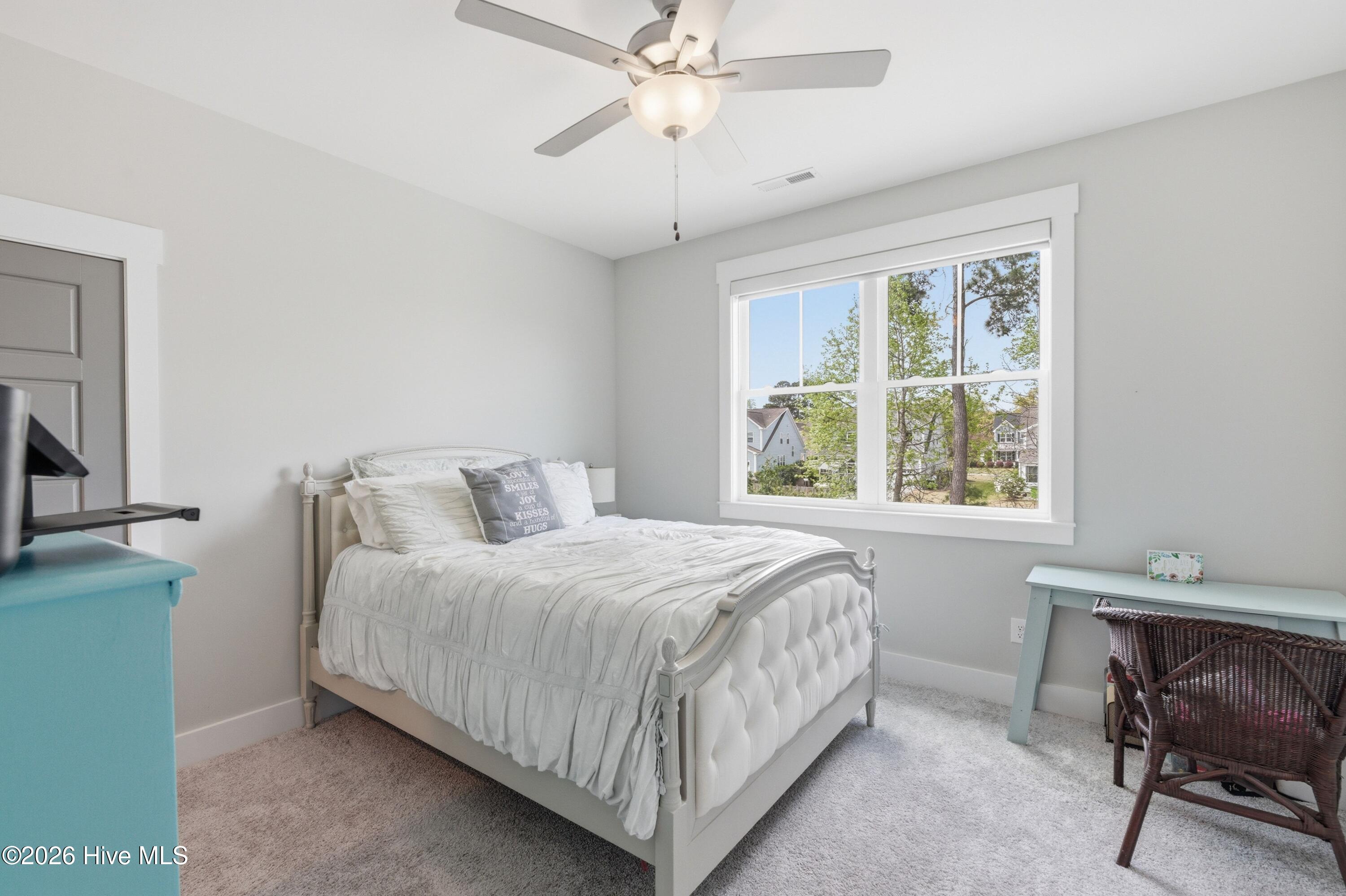 100564448 | Photo 44