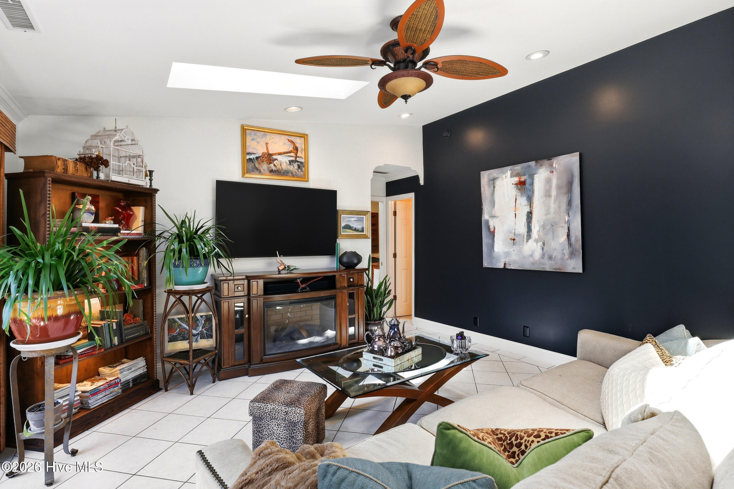 100569802 | Photo 13