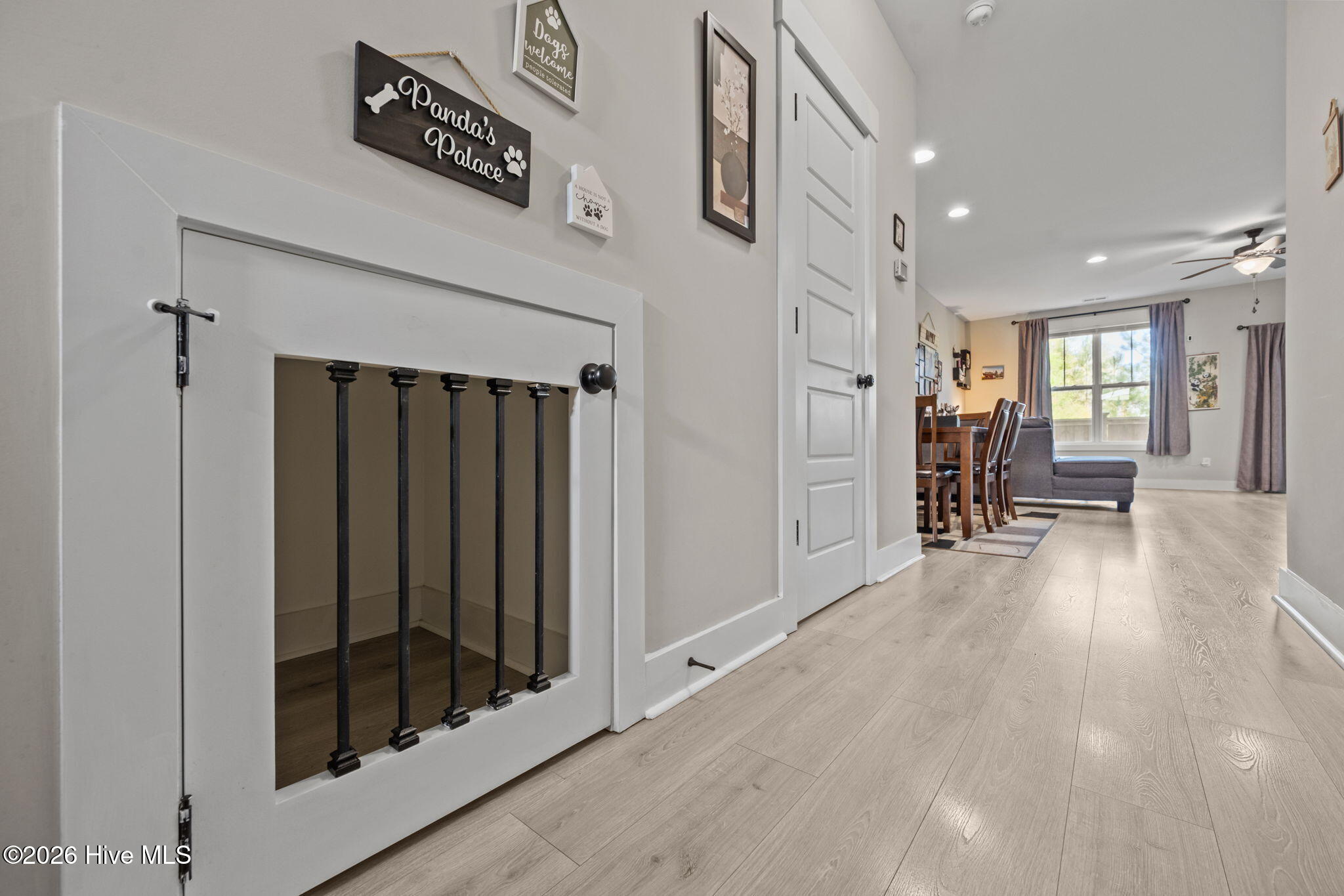 100564806 | Photo 25