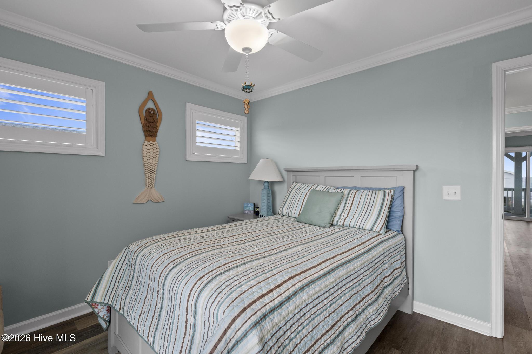 100553313 | Photo 33