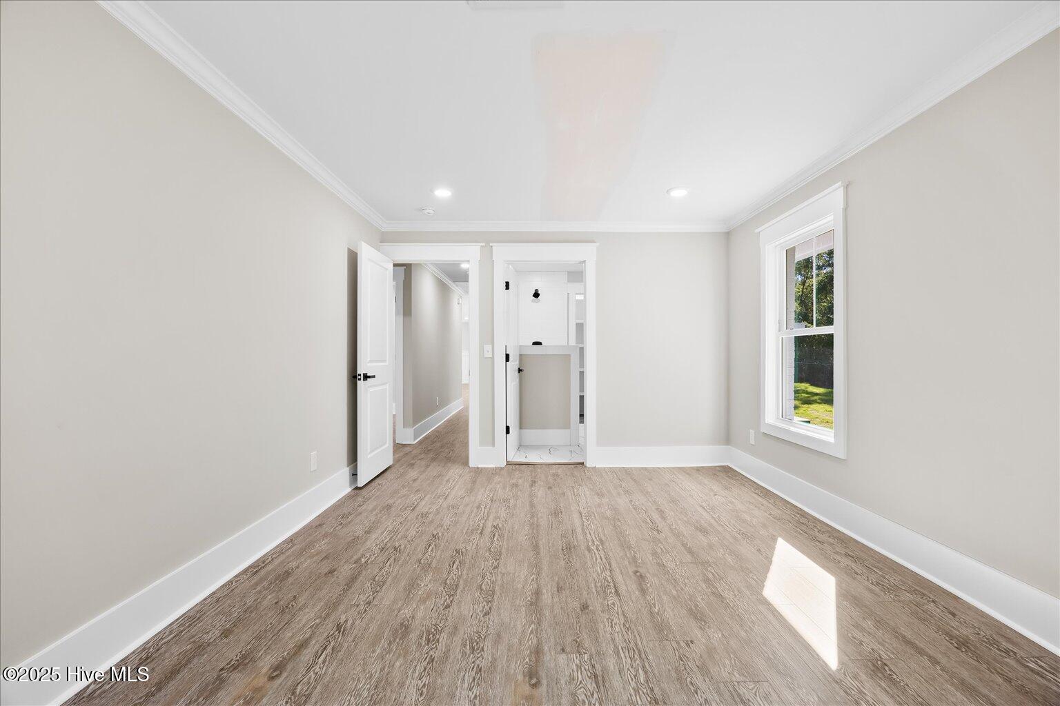 100538662 | Photo 11