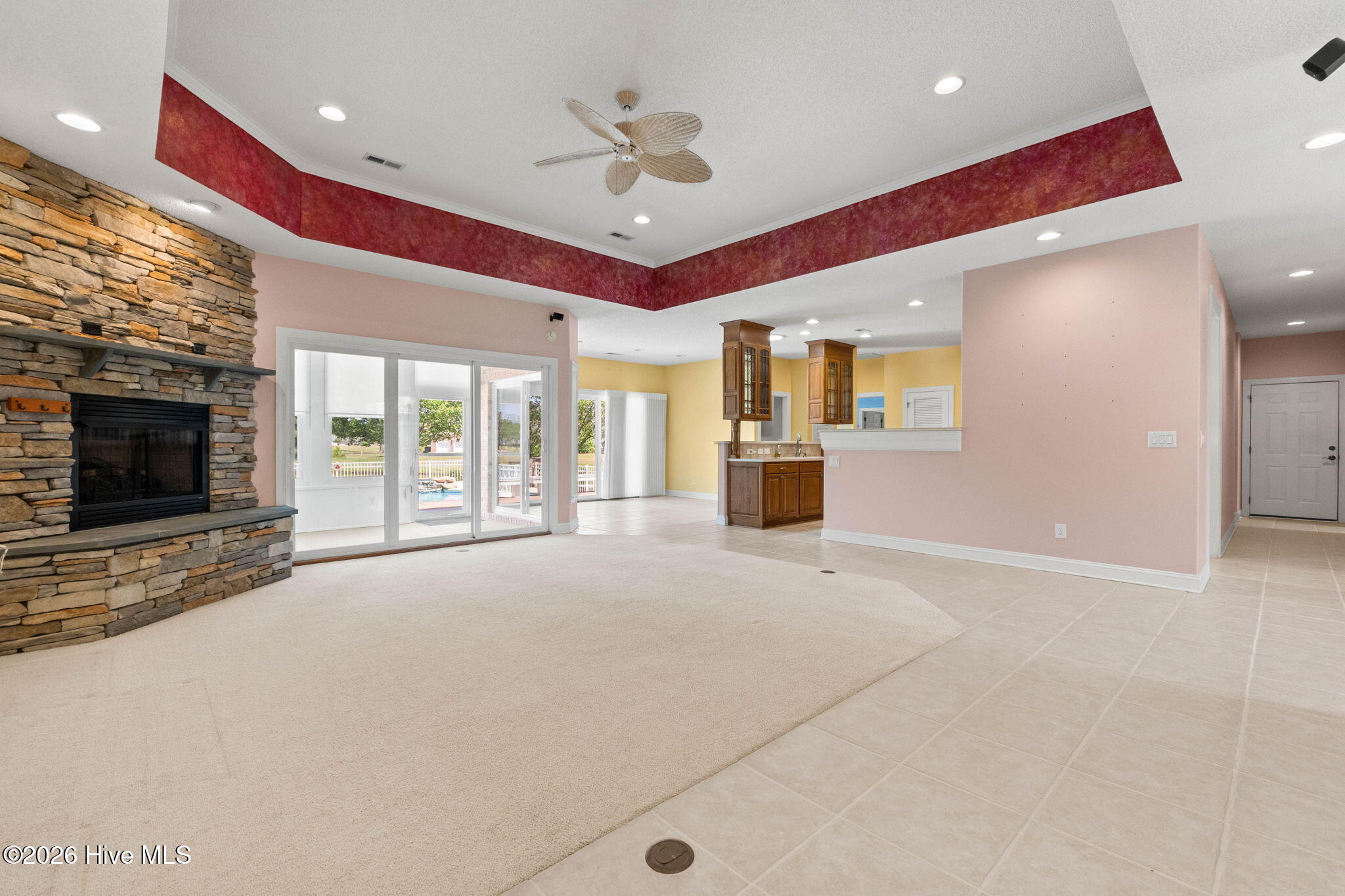 100567537 | Photo 19