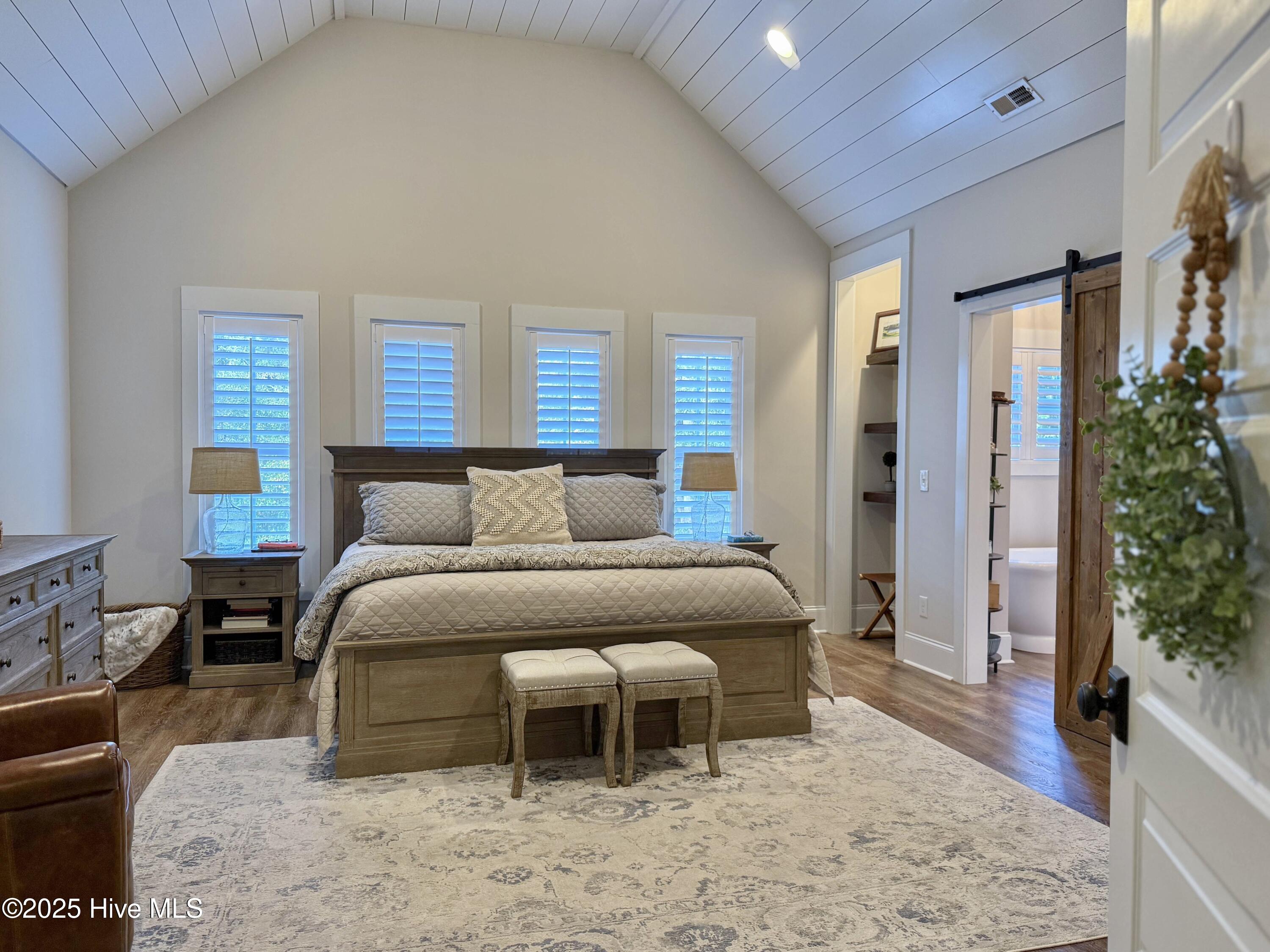 100556308 | Photo 59