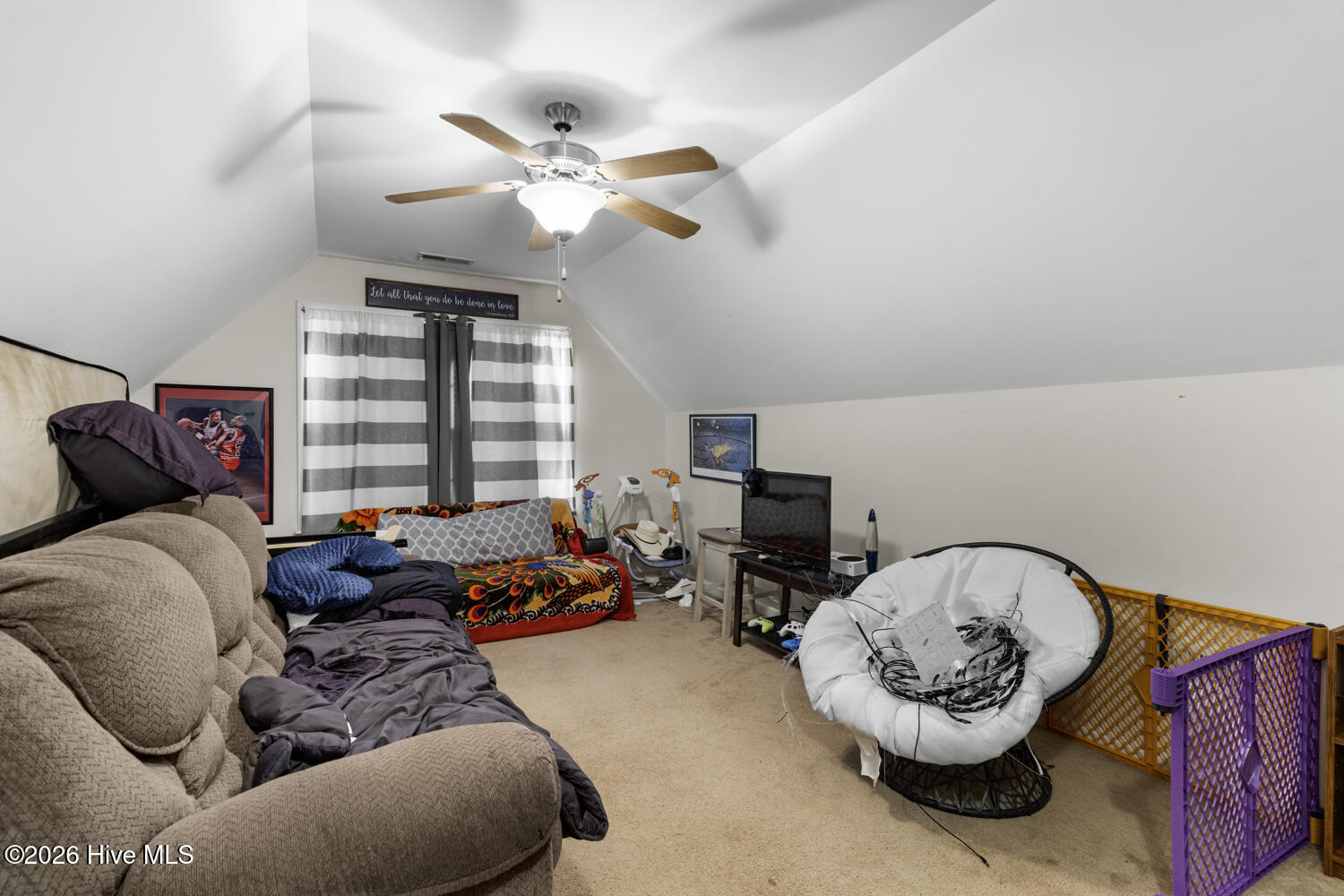 100548901 | Photo 23