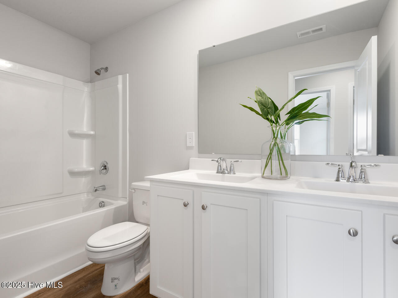 100517966 | Photo 30