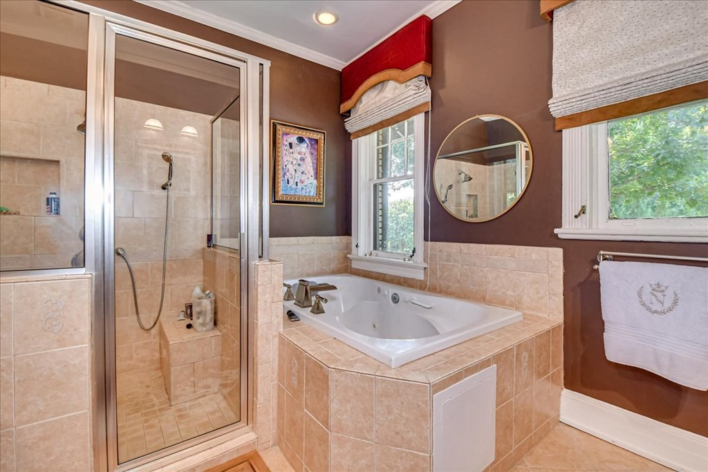 Owners suite bath