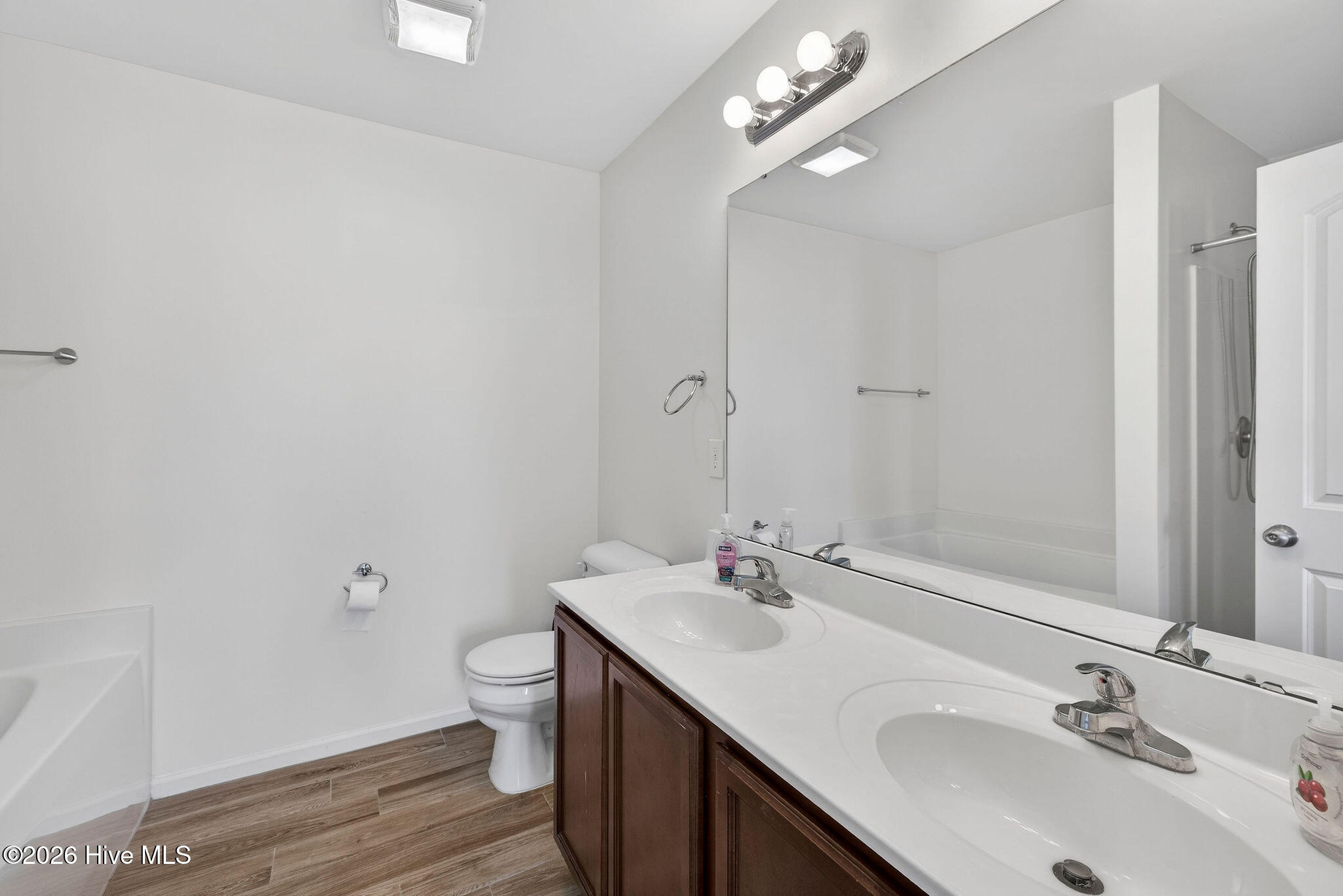 100563693 | Photo 39