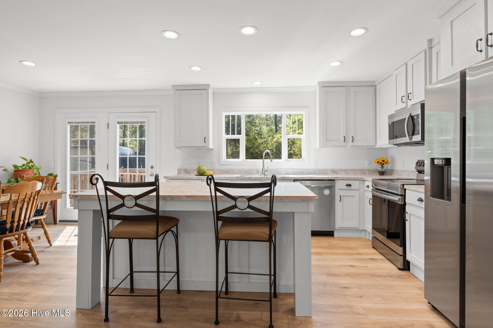 100567868 | Photo 10