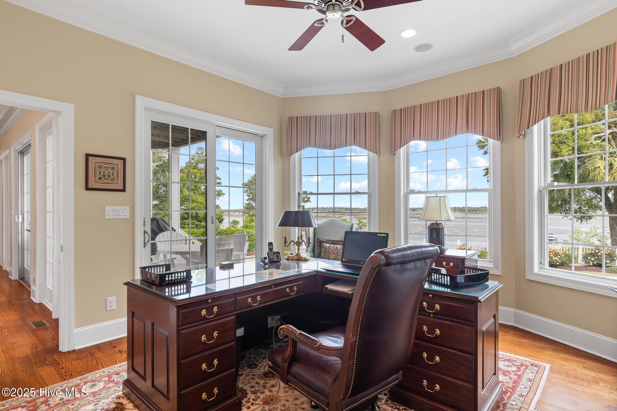 100567588 | Photo 15