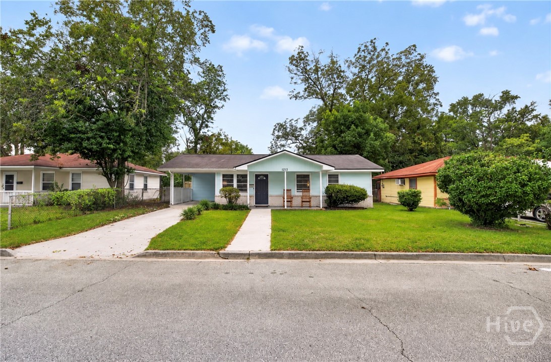 Photo 2 of Single family home for sale at 1213 E 56th Street, Savannah, GA 31404 | MLS# SA367106 | Listing updated on 2026-10-29