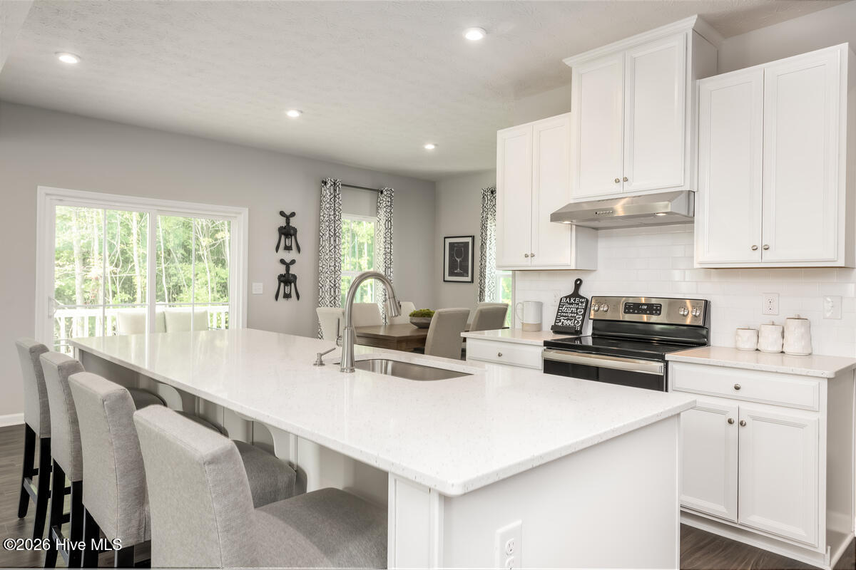 100558536 | Photo 11