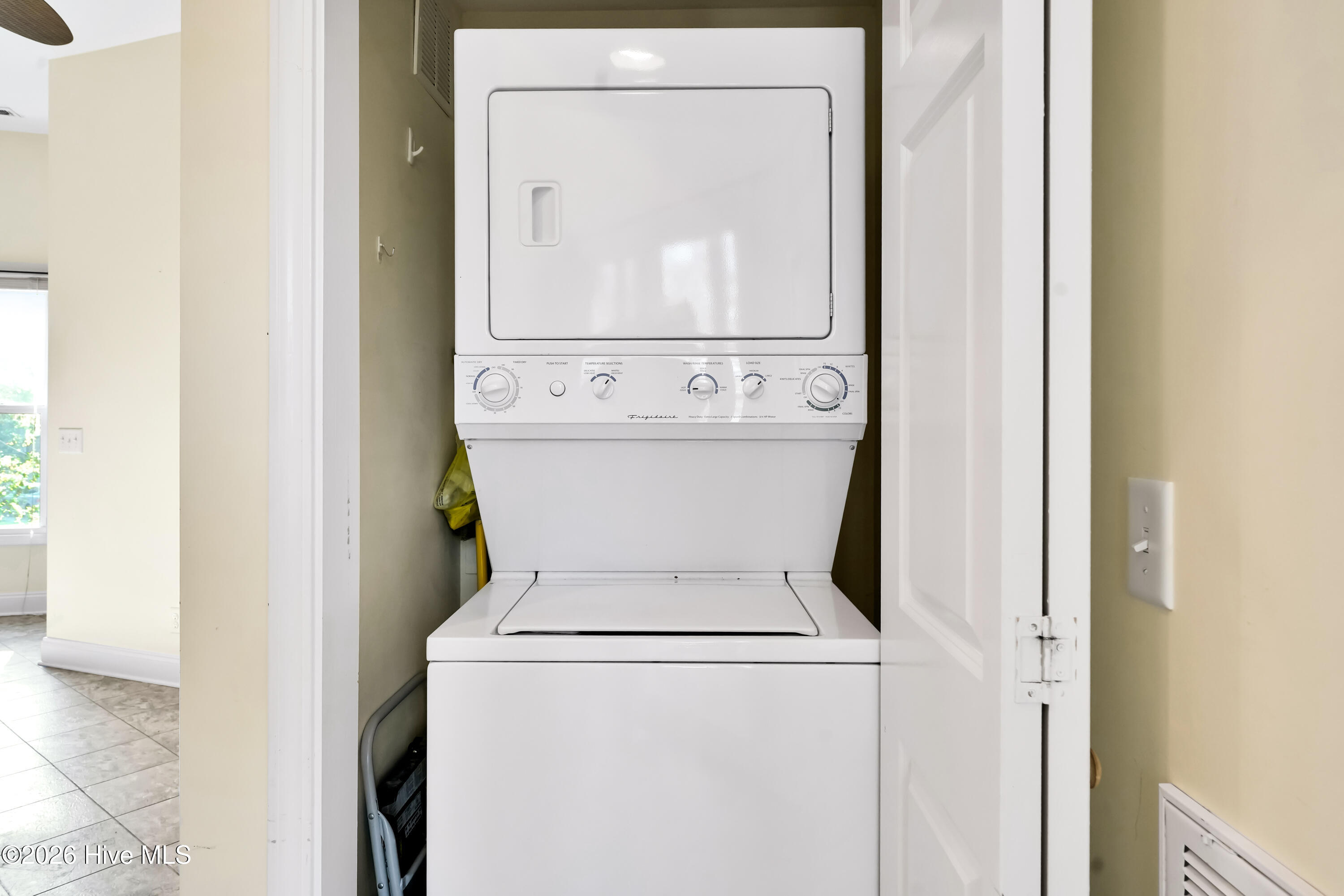 100562809 | Photo 12