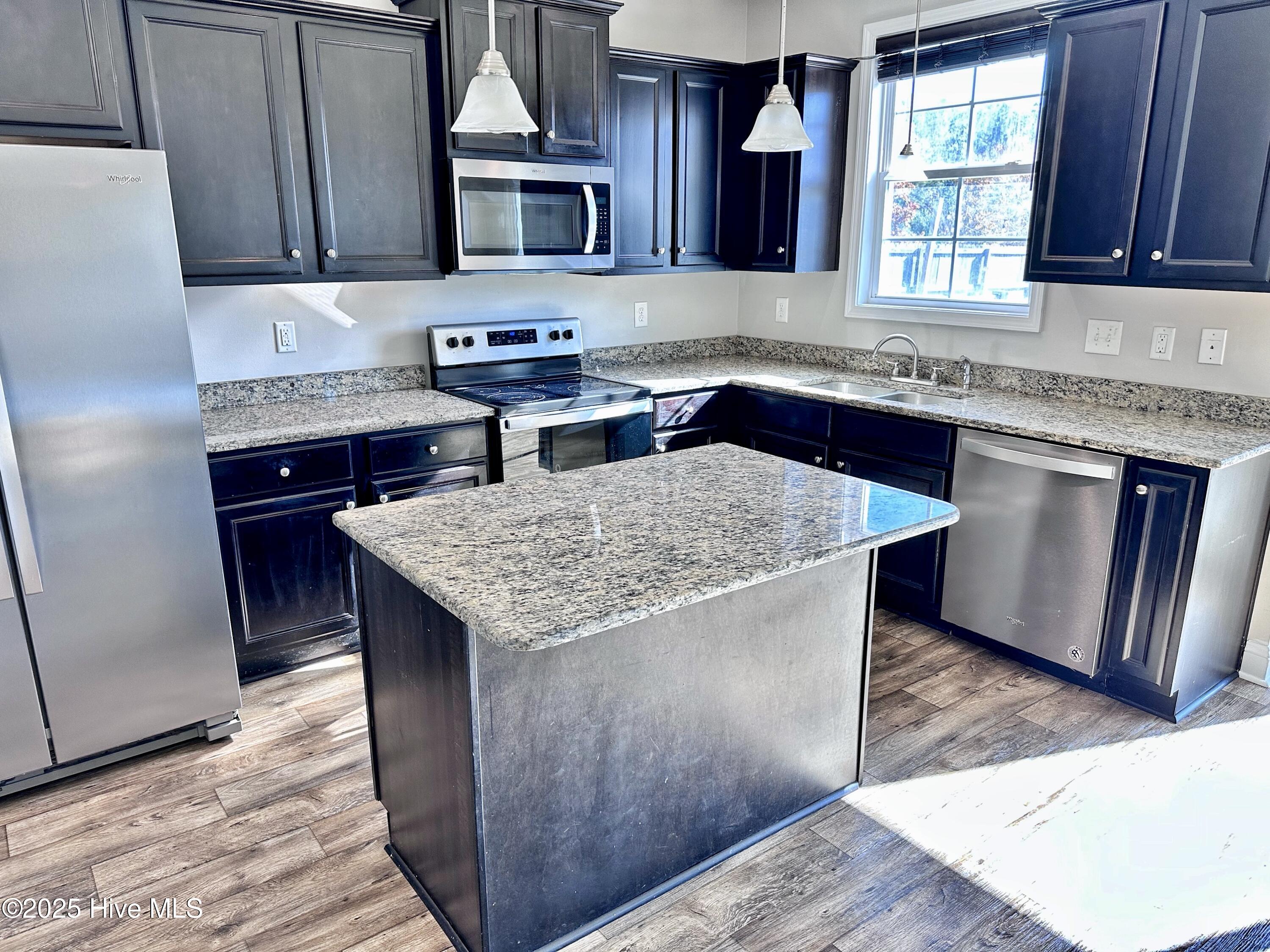 100542600 | Photo 11