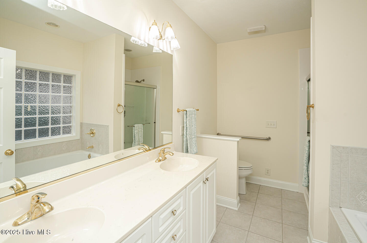 100538756 | Photo 32