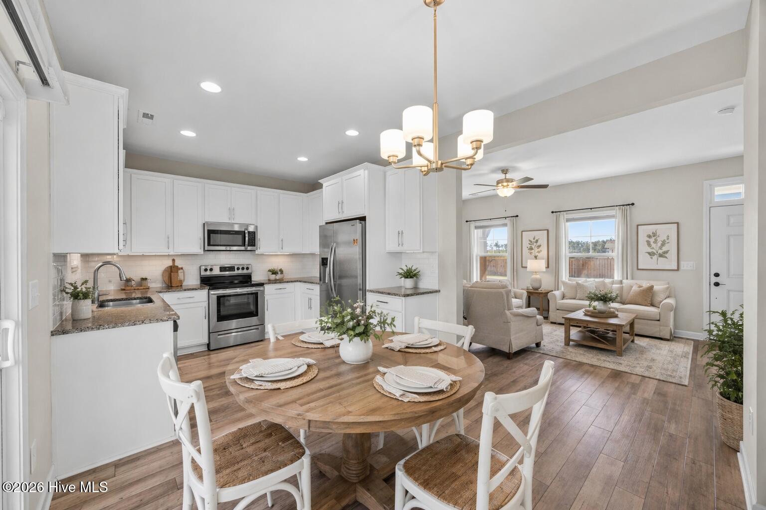 100569067 | Photo 23