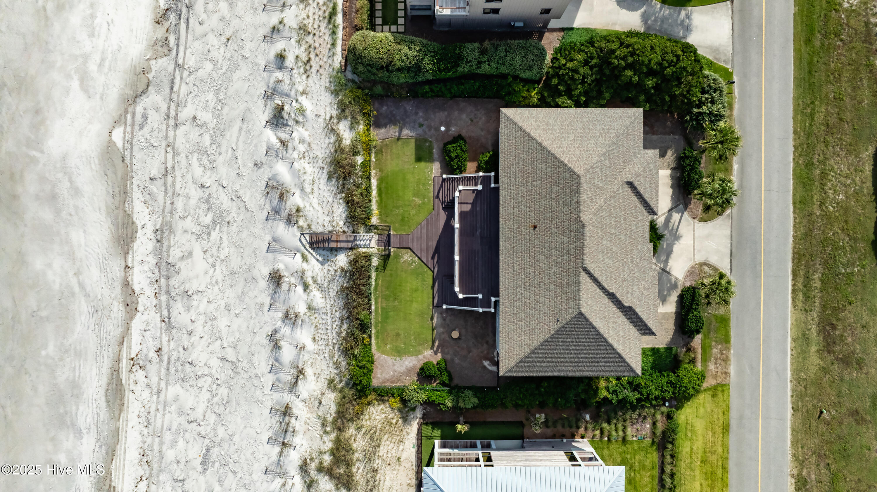 100498351 | Photo 74