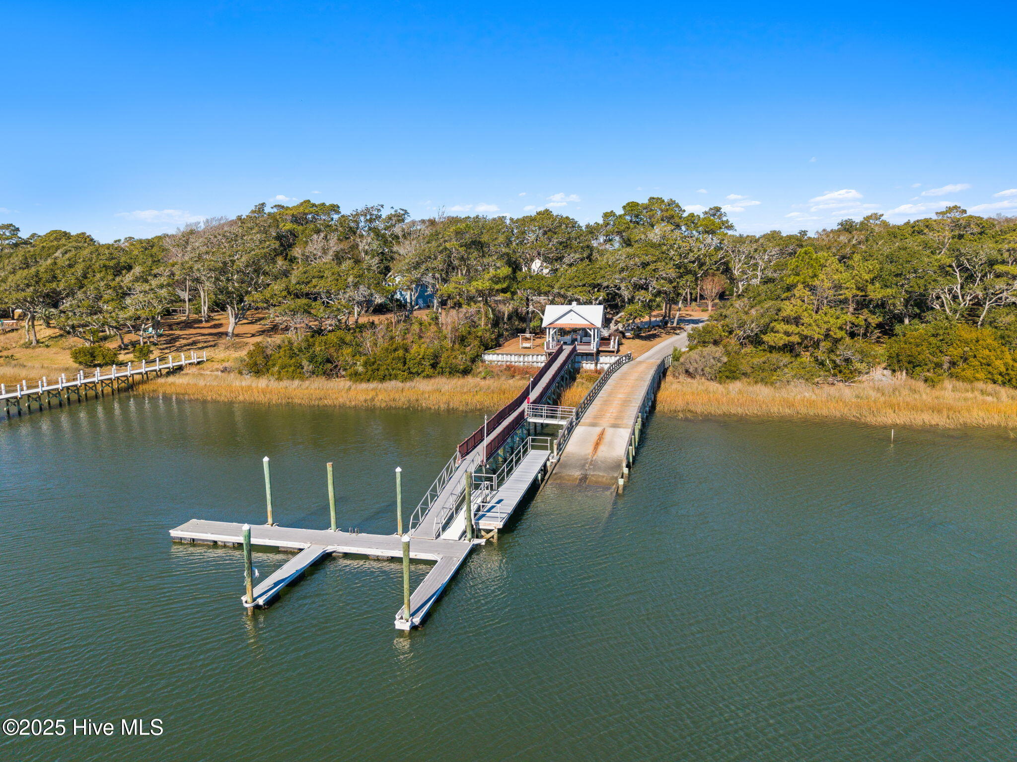 100546687 | Photo 30