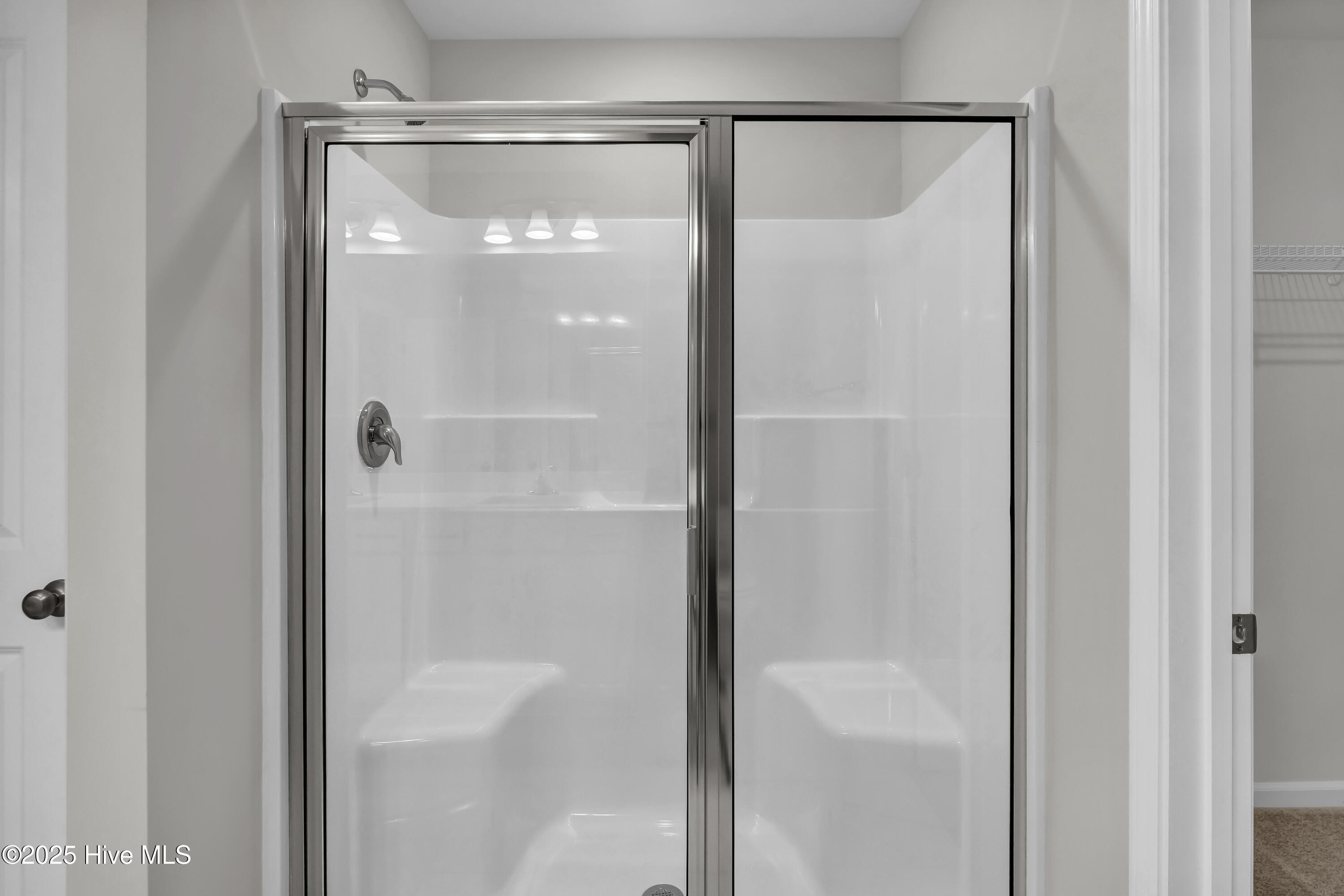 100543348 | Photo 32