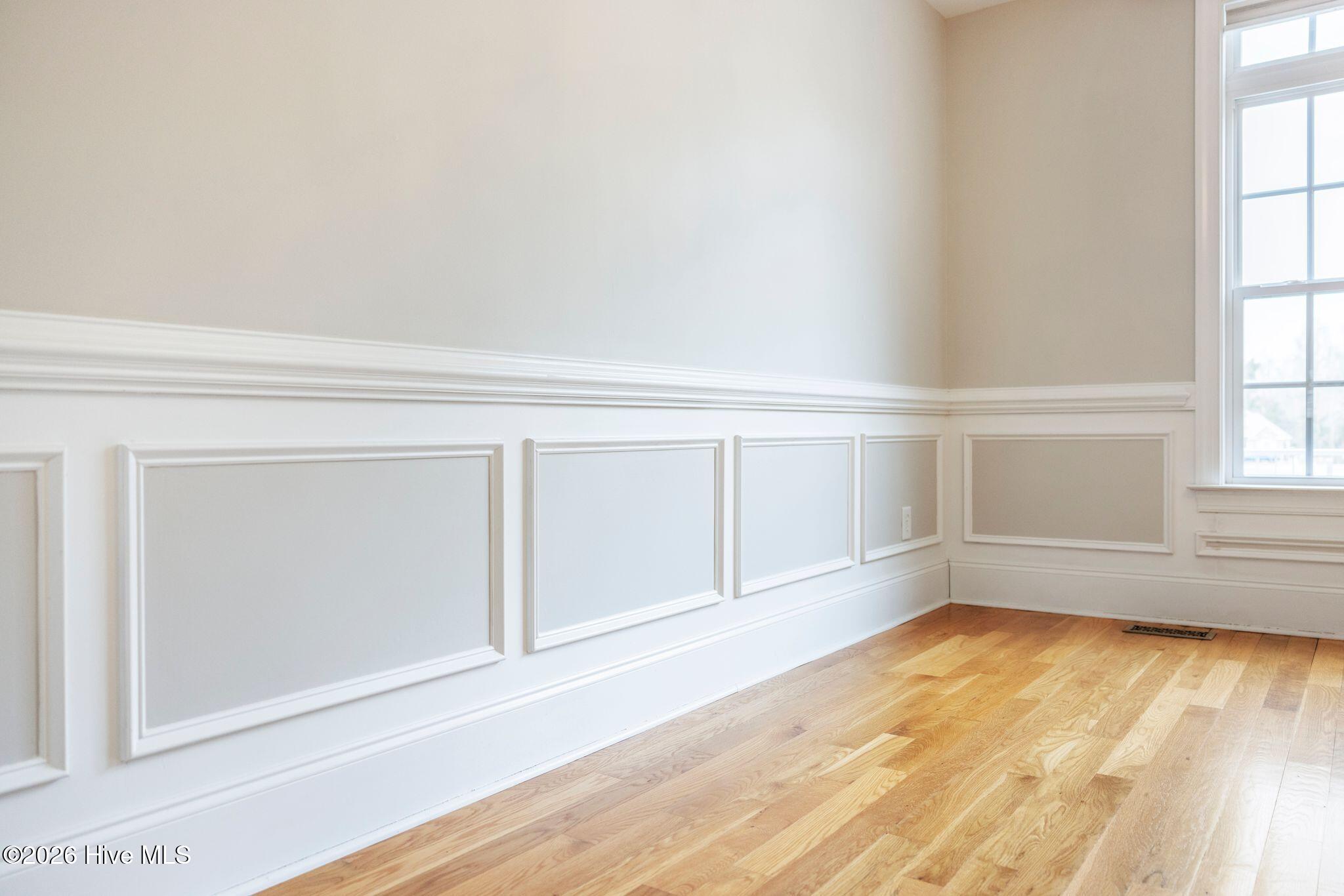 100553307 | Photo 37