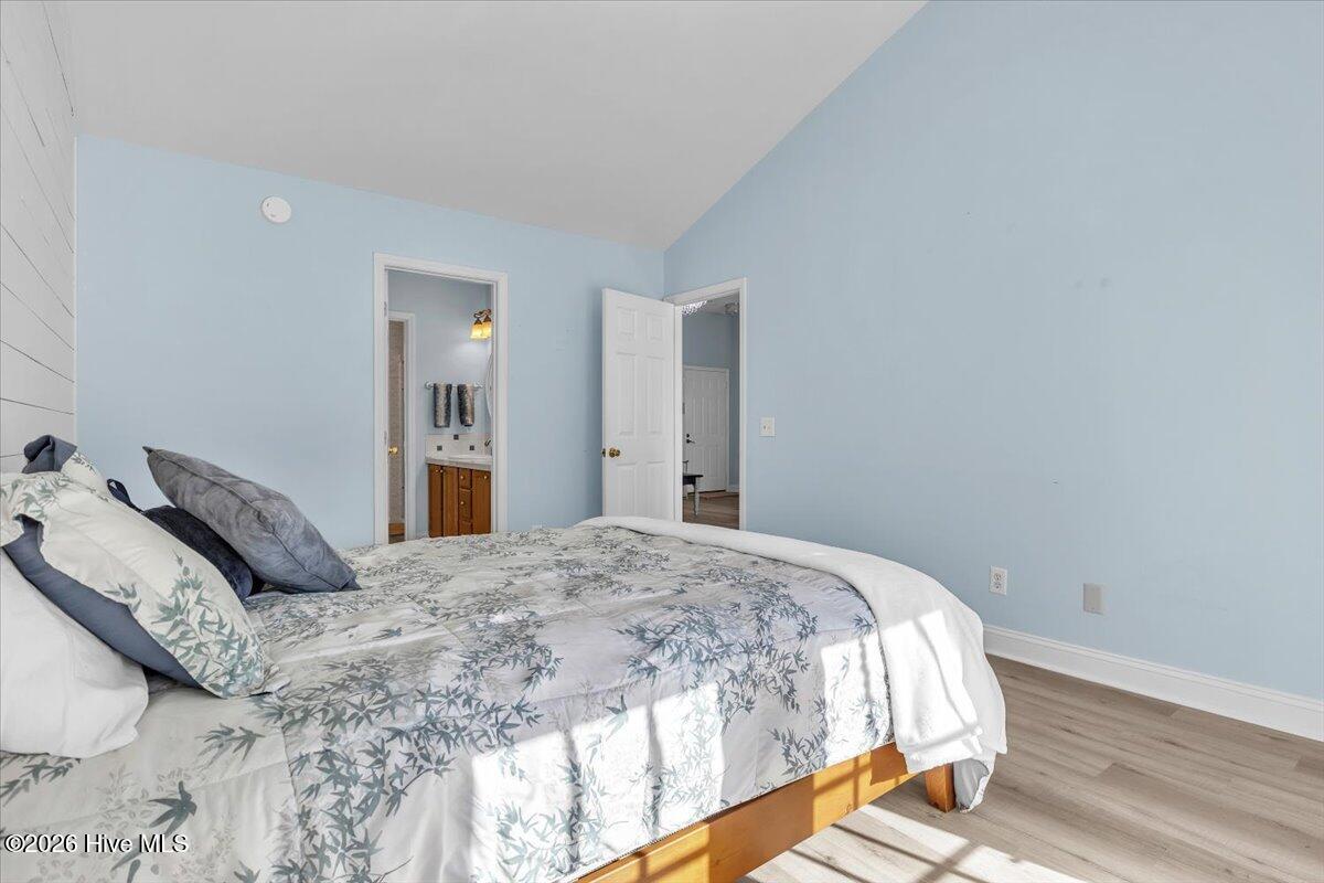 100565579 | Photo 34