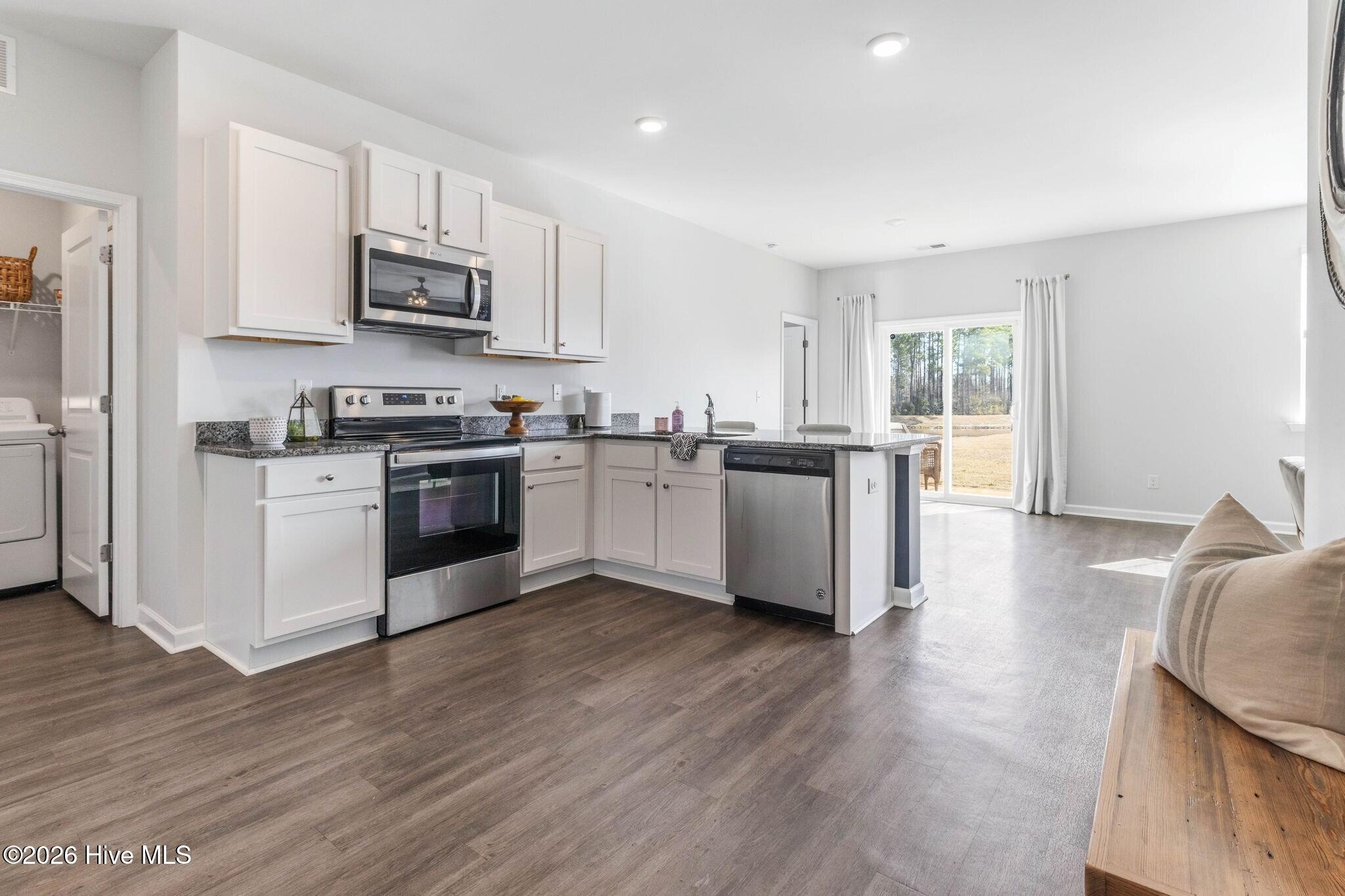 100556096 | Photo 10