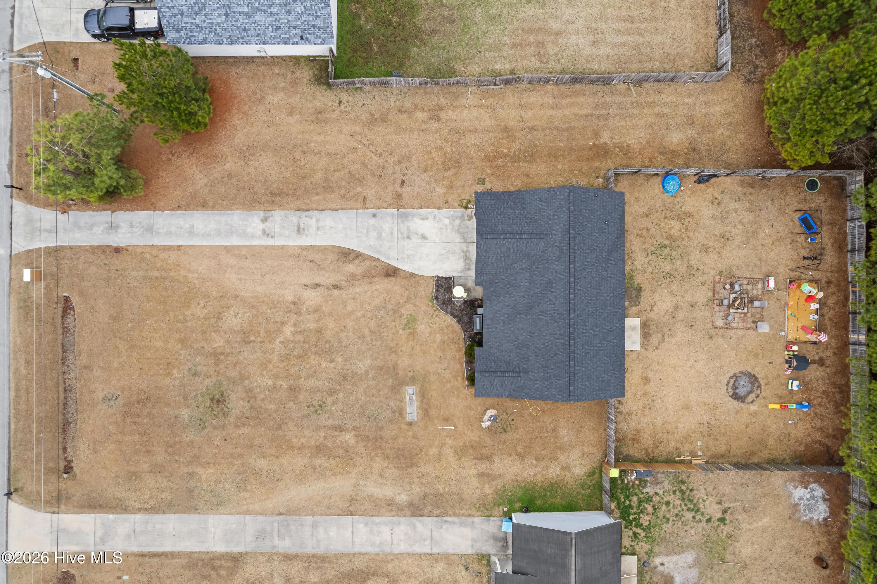 100560404 | Photo 15