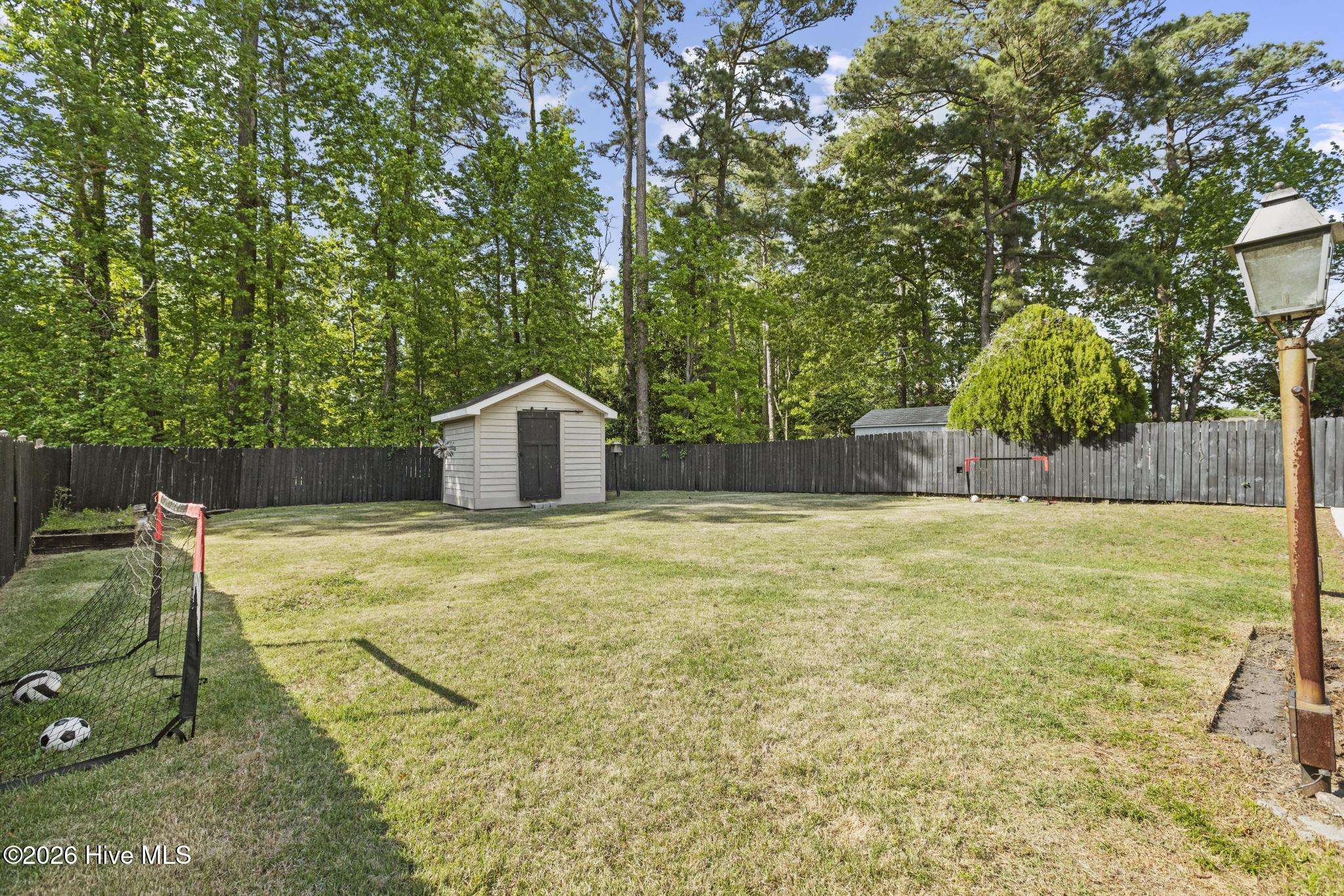 100568439 | Photo 40