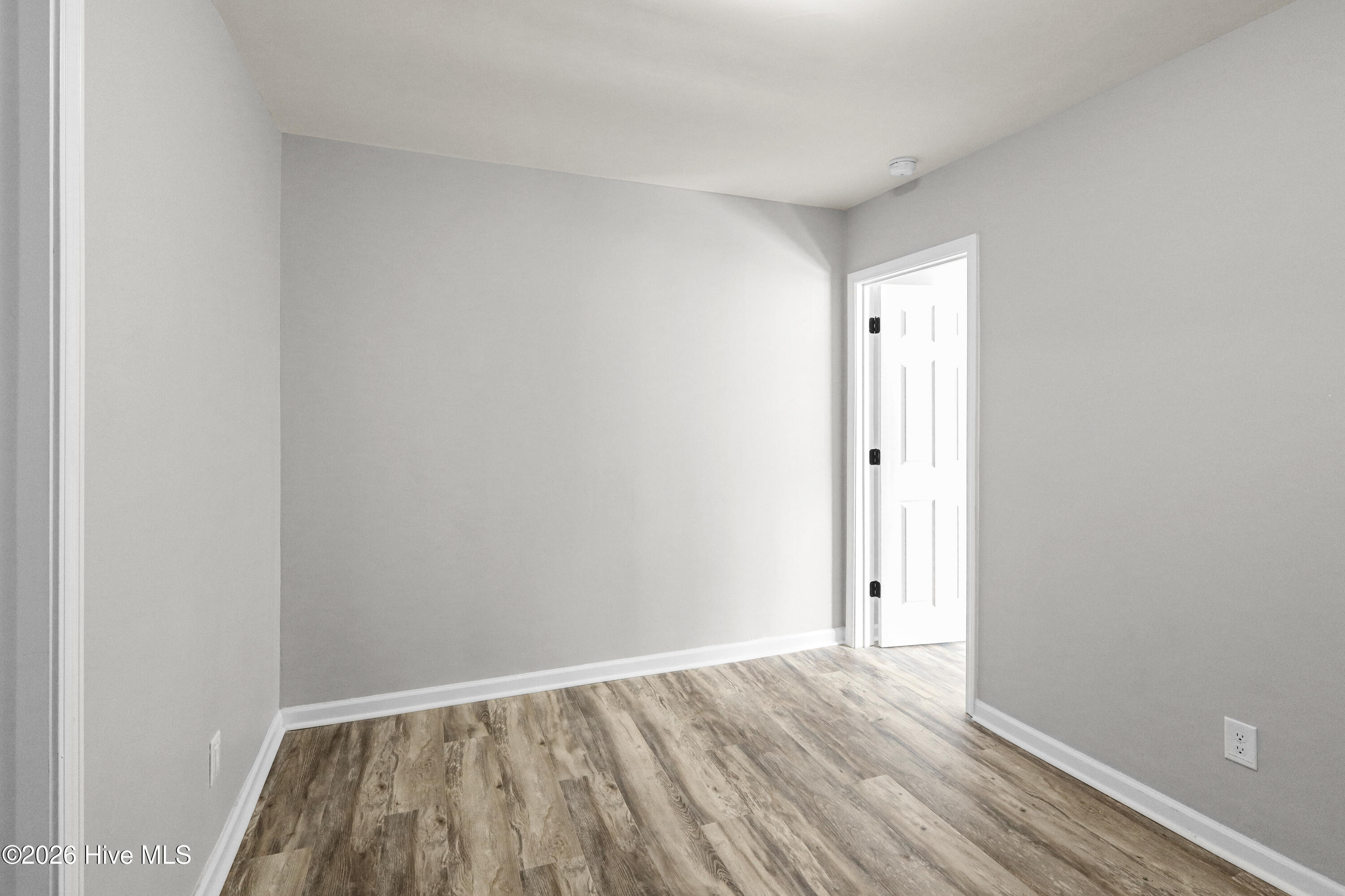 100569517 | Photo 39