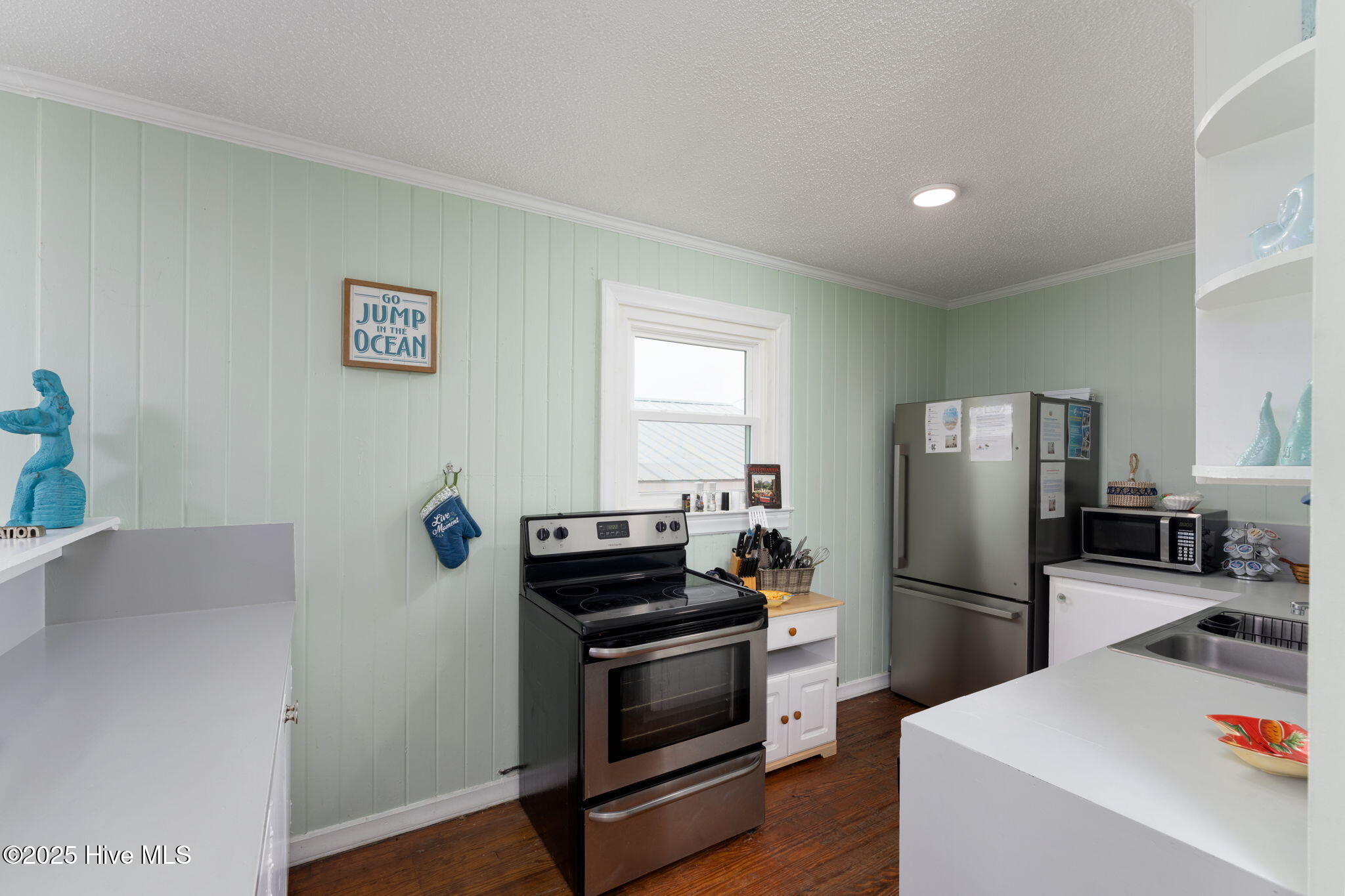 100534181 | Photo 36