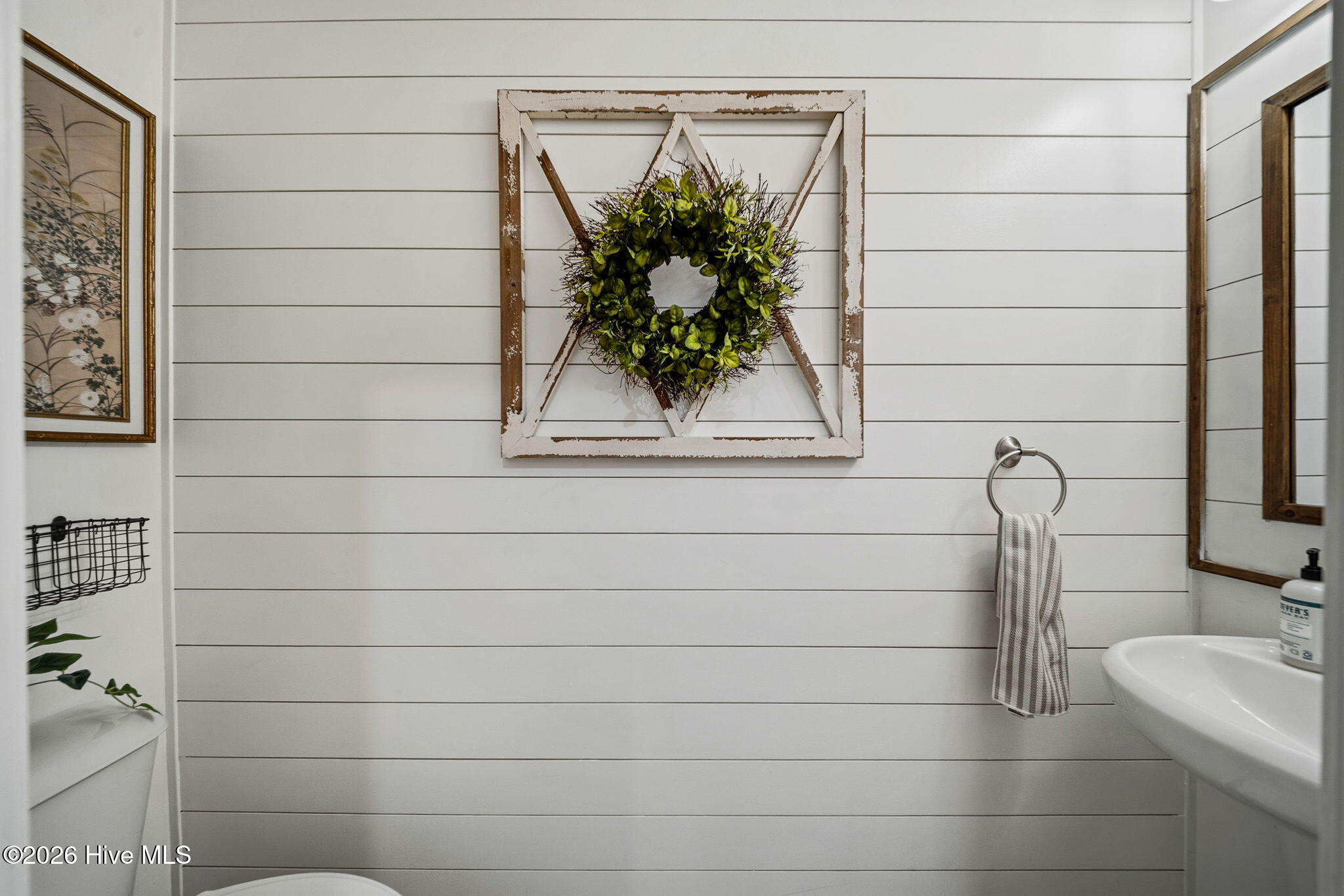 100561515 | Photo 54