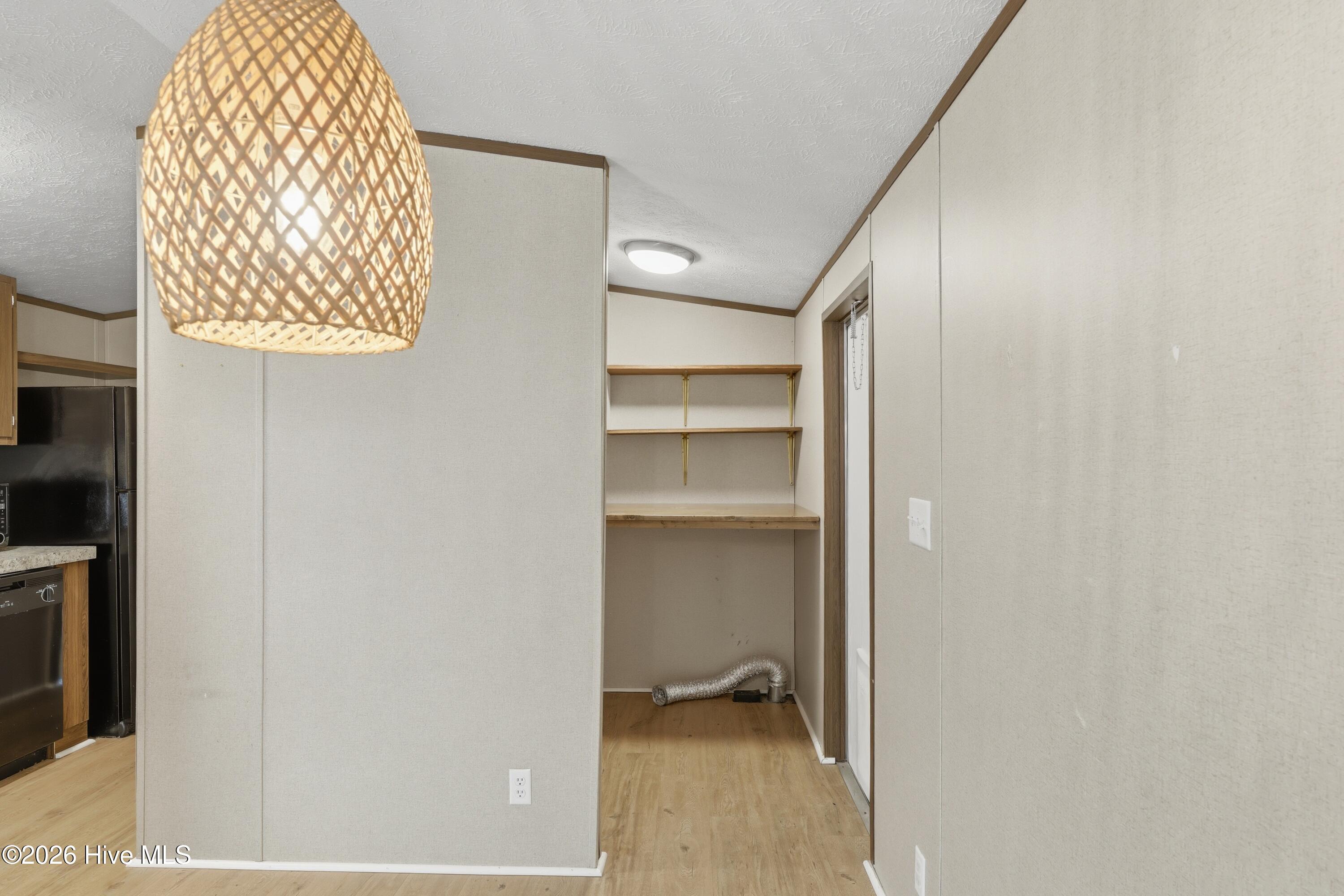 100562676 | Photo 25