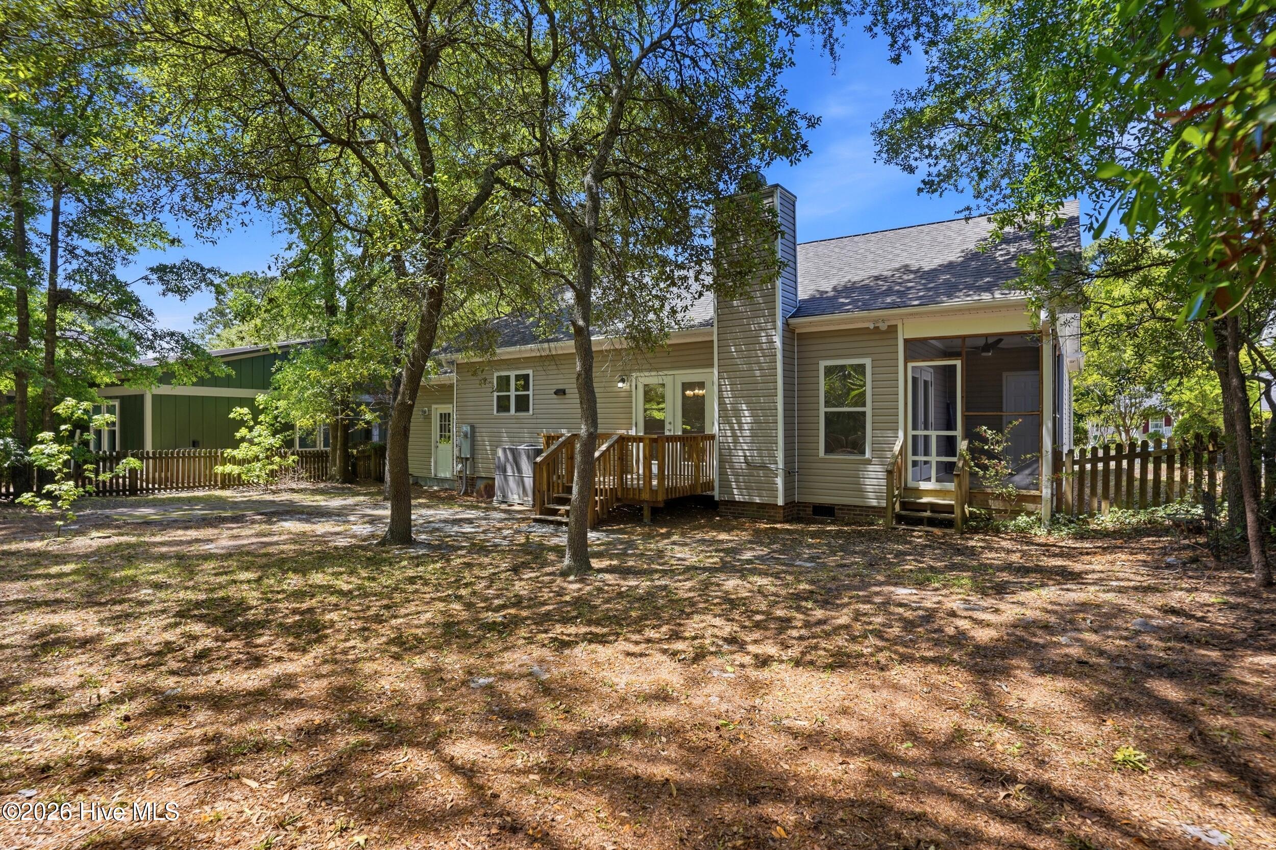 100569296 | Photo 22