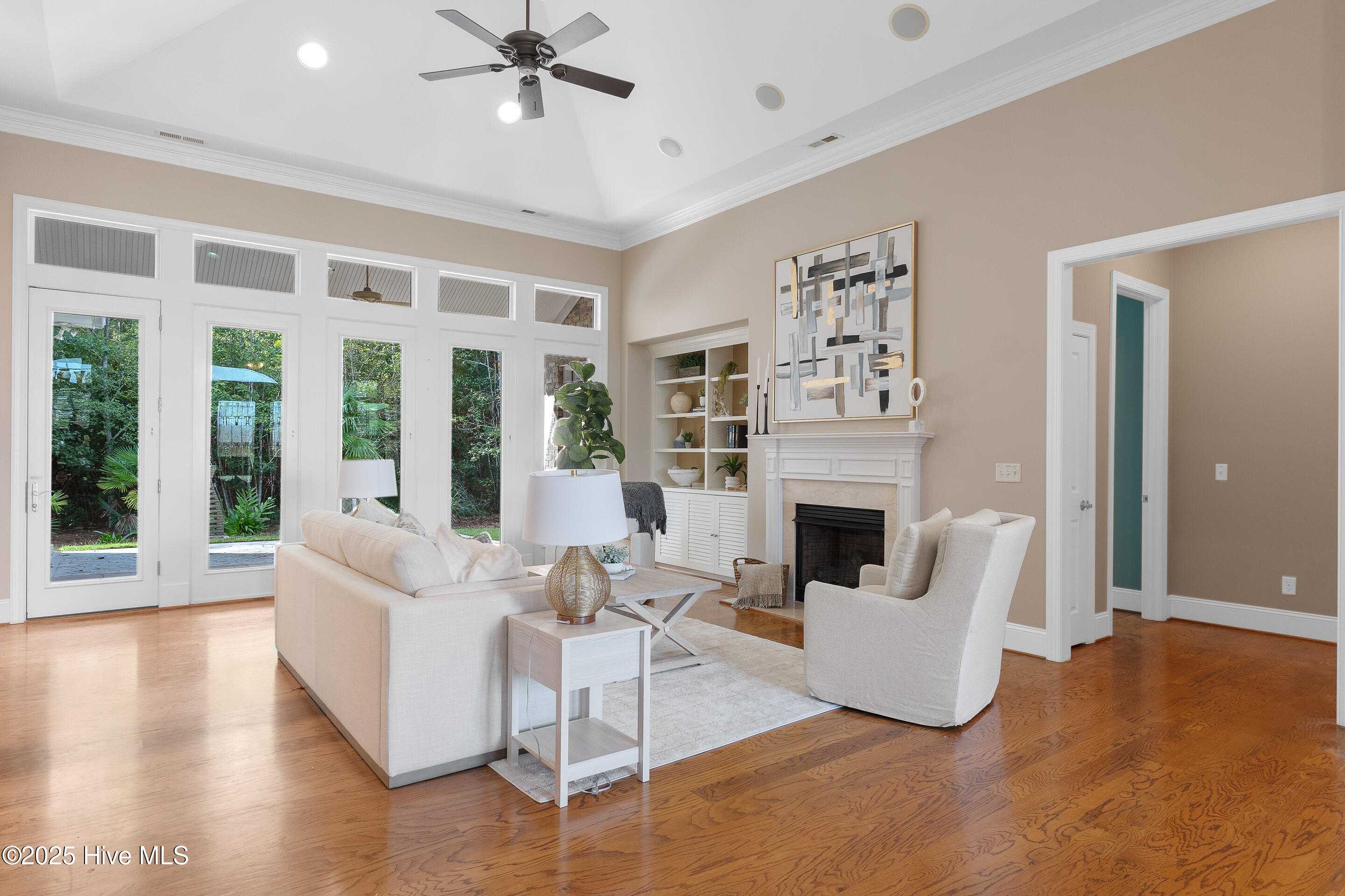 100481960 | Photo 35