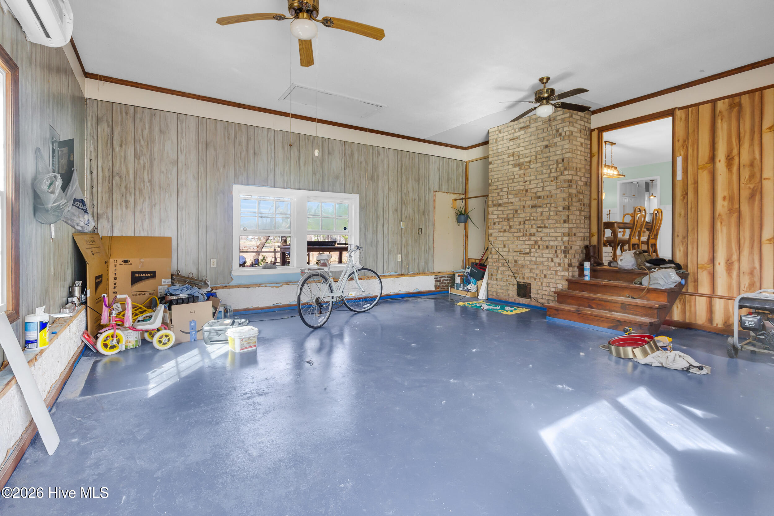 100560236 | Photo 15