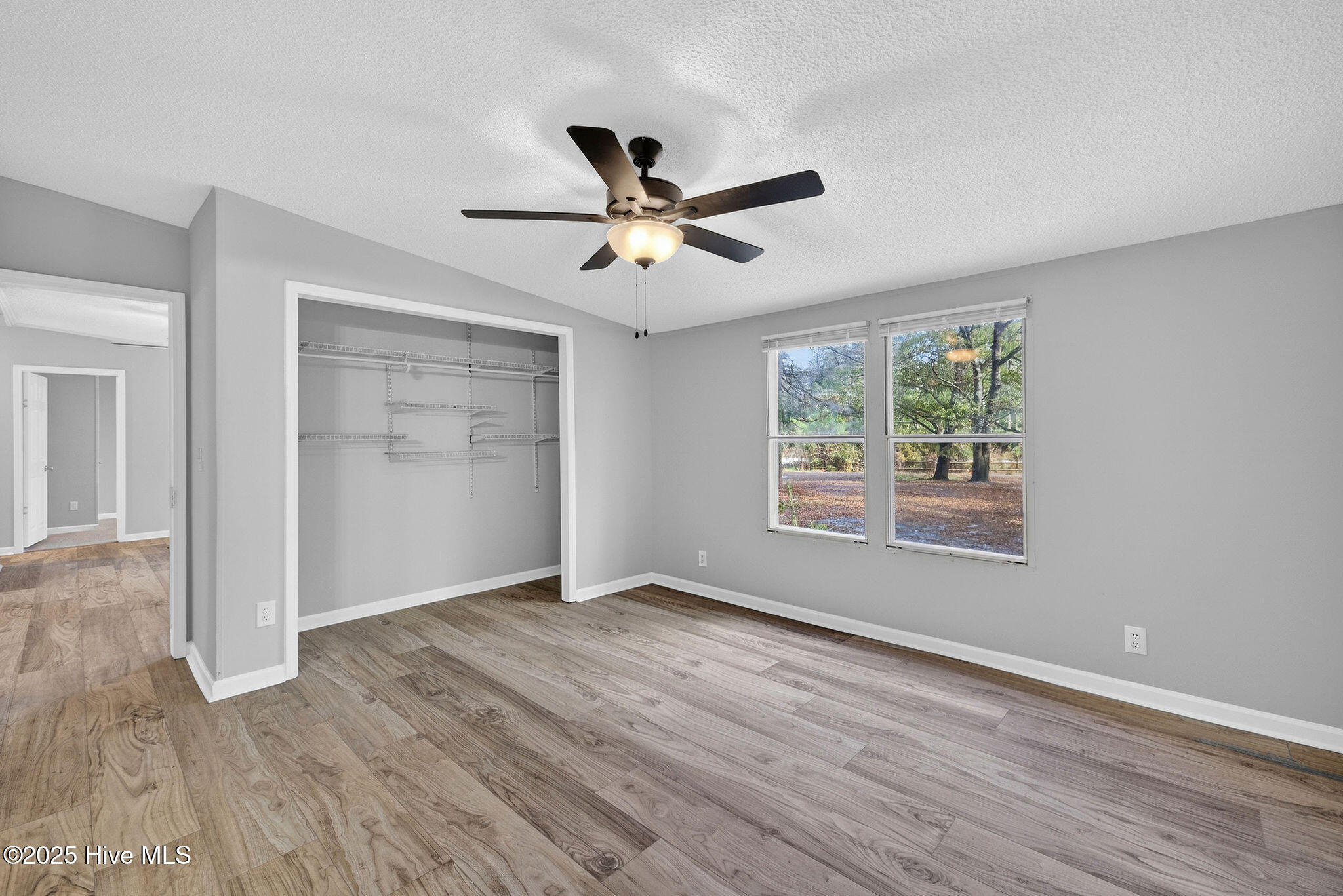 100544256 | Photo 13