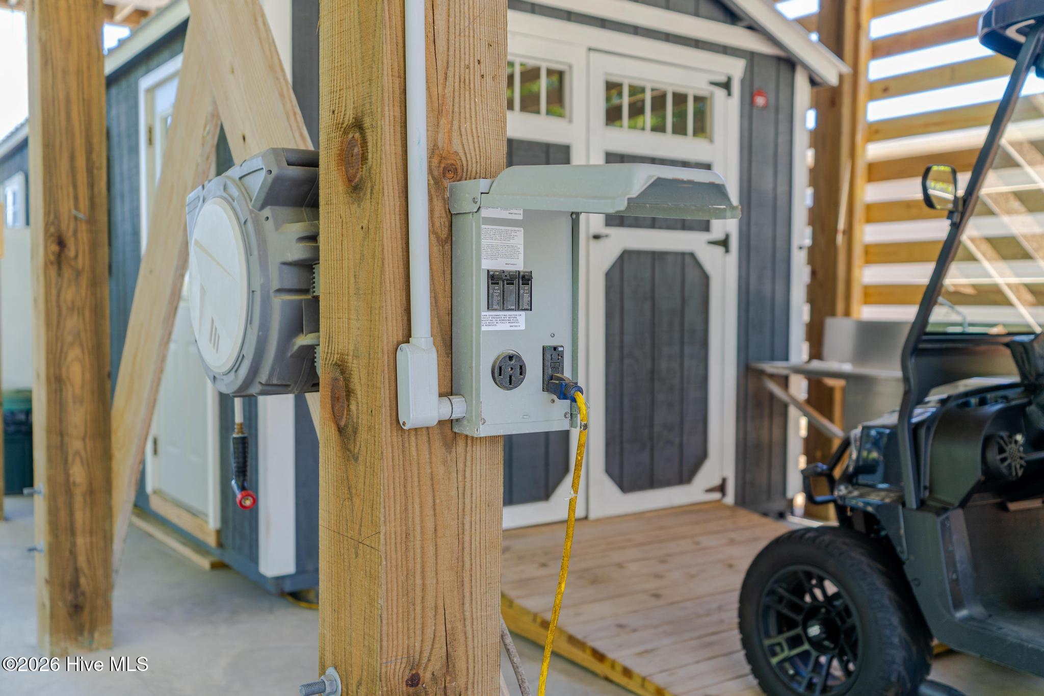 100569220 | Photo 45