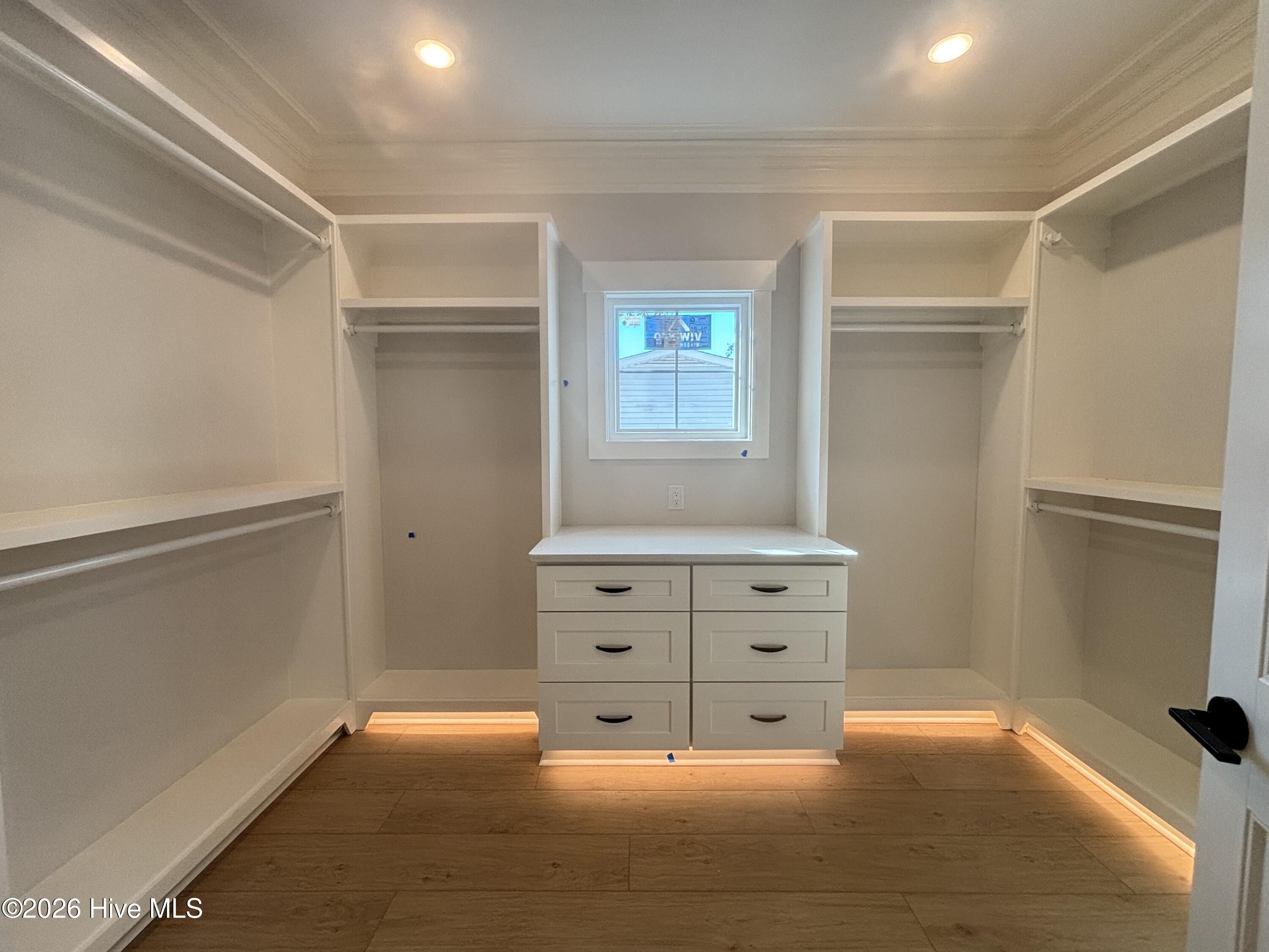 100516675 | Photo 76