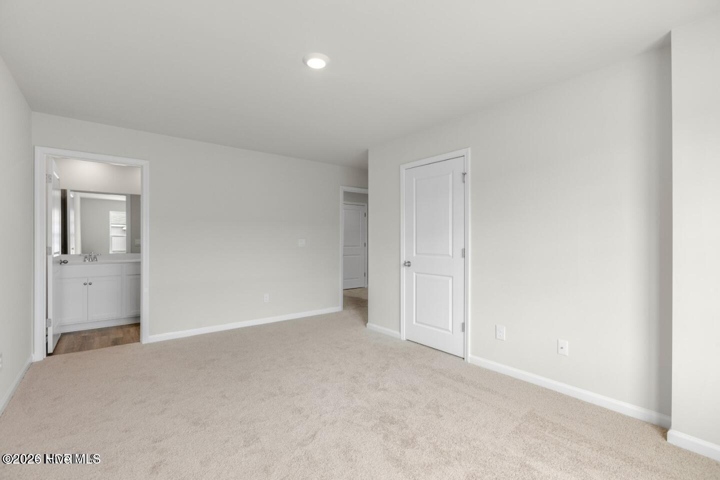 100551369 | Photo 12