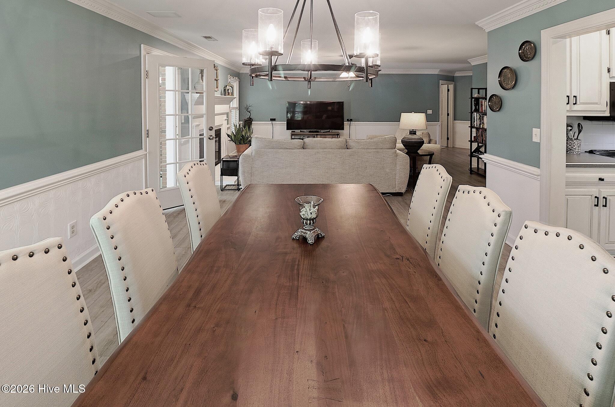 100569674 | Photo 12