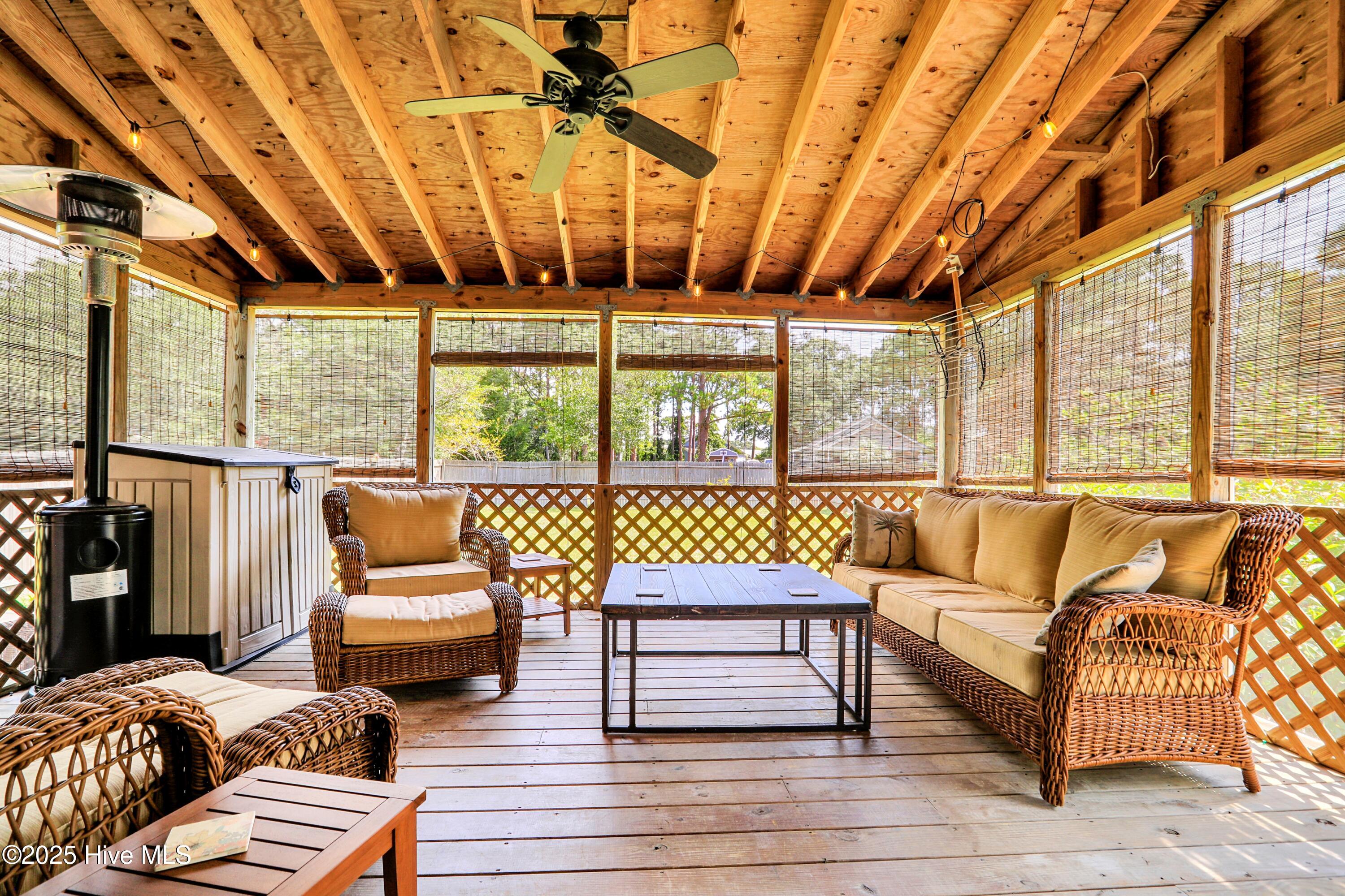 100513124 | Photo 38