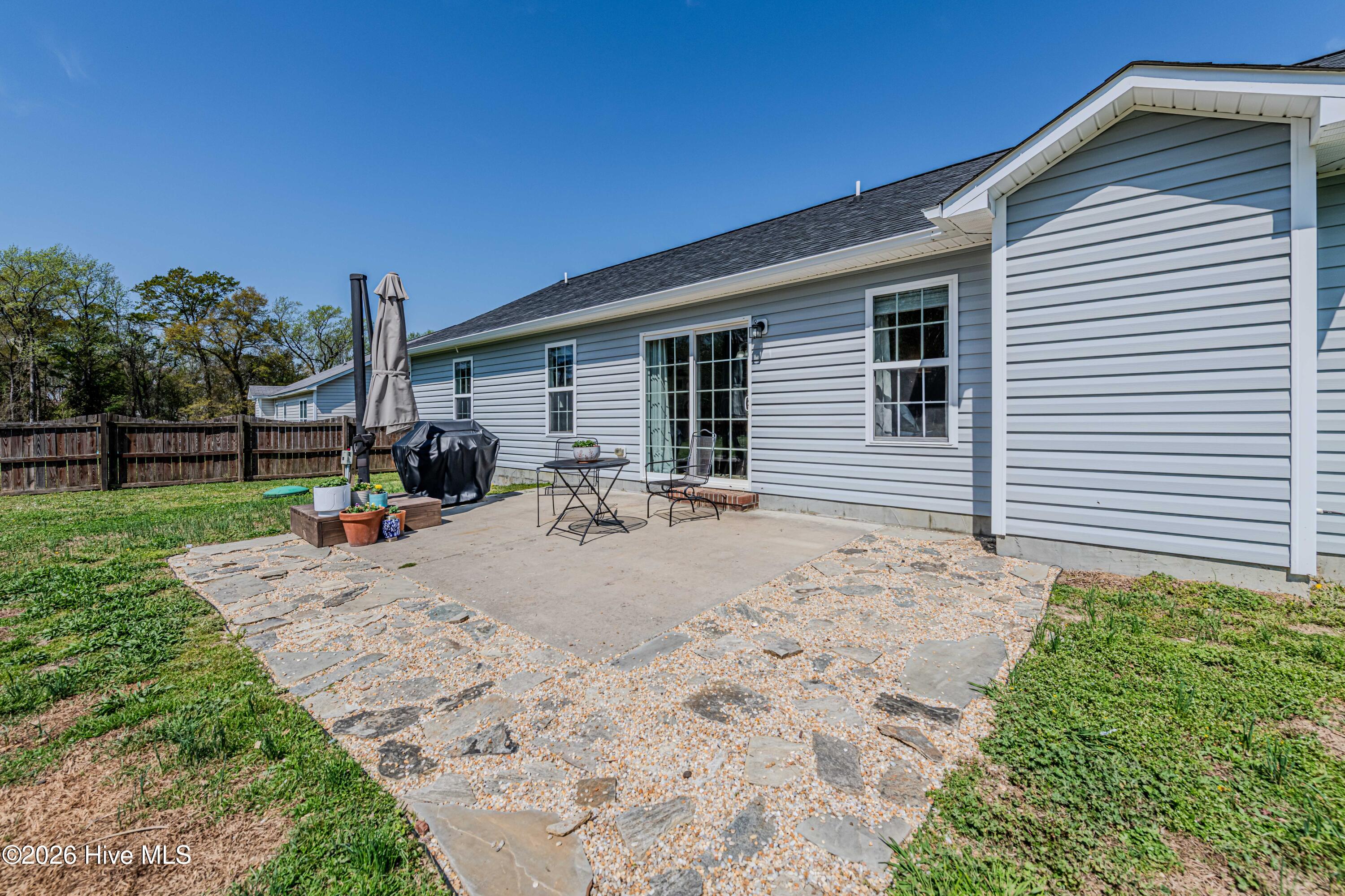 100565701 | Photo 48