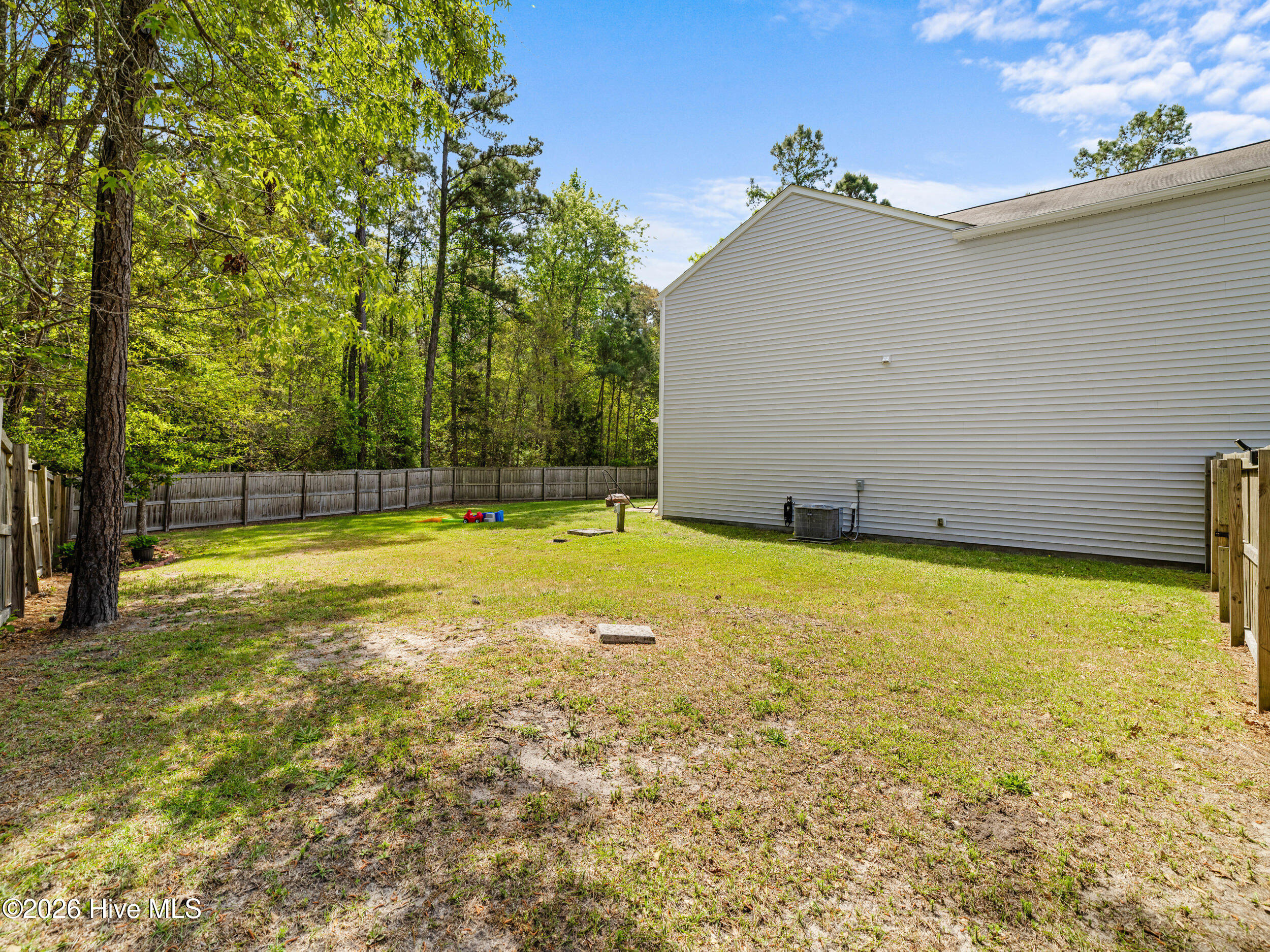 100567072 | Photo 49