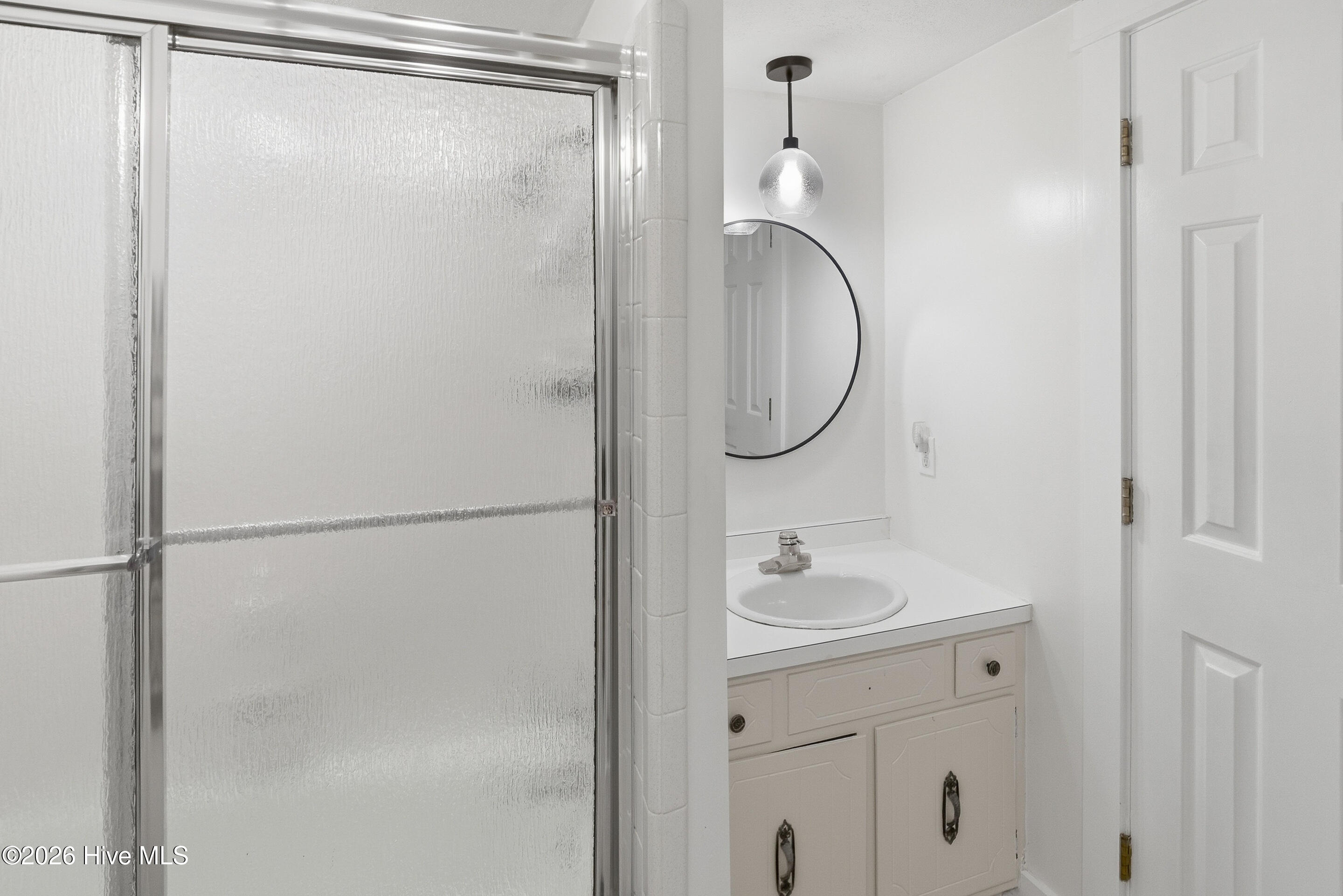 100556349 | Photo 36